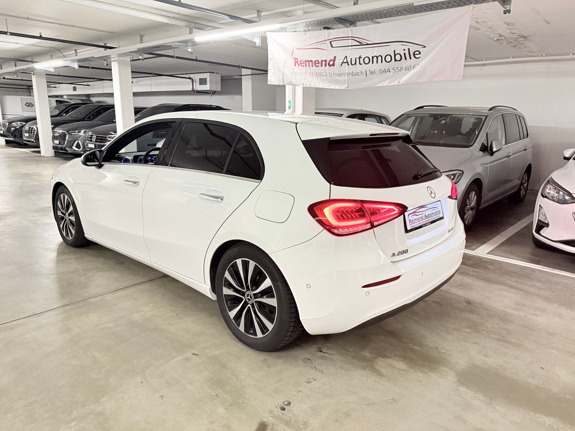 MERCEDES-BENZ A 200 4Matic Progressive 8G-DCT Ambiente Beleuchtung, AHK-image-4