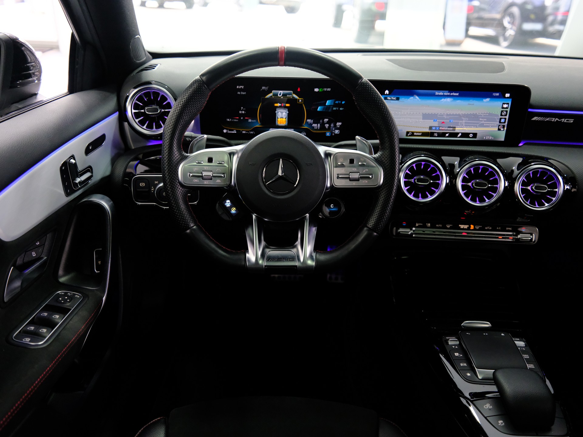 MERCEDES-BENZ A 35 AMG 4Matic Speedshift-image-11