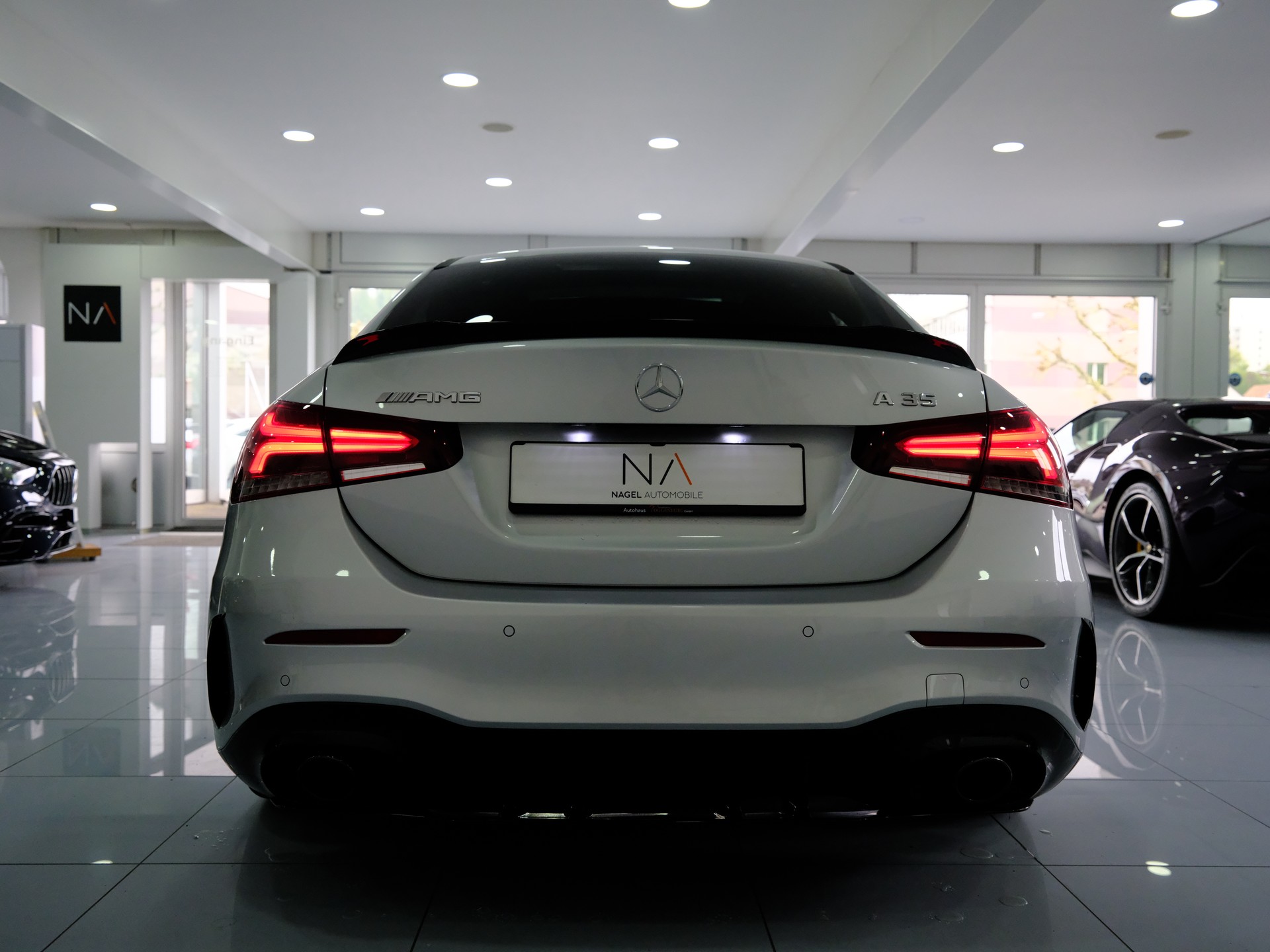 MERCEDES-BENZ A 35 AMG 4Matic Speedshift-image-5