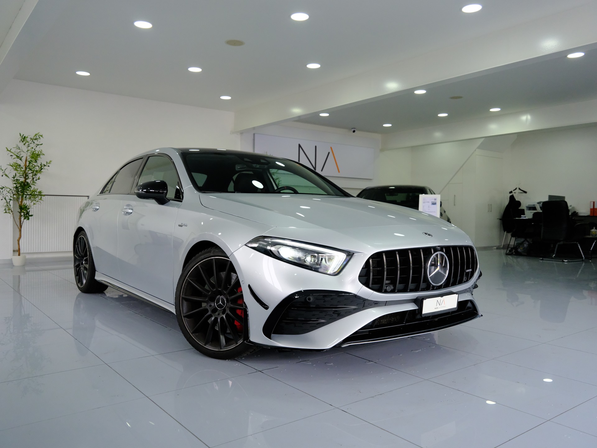 MERCEDES-BENZ A 35 AMG 4Matic Speedshift-image-0