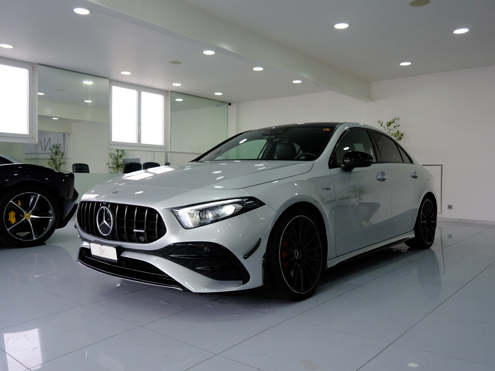 MERCEDES-BENZ A 35 AMG 4Matic Speedshift-image-3