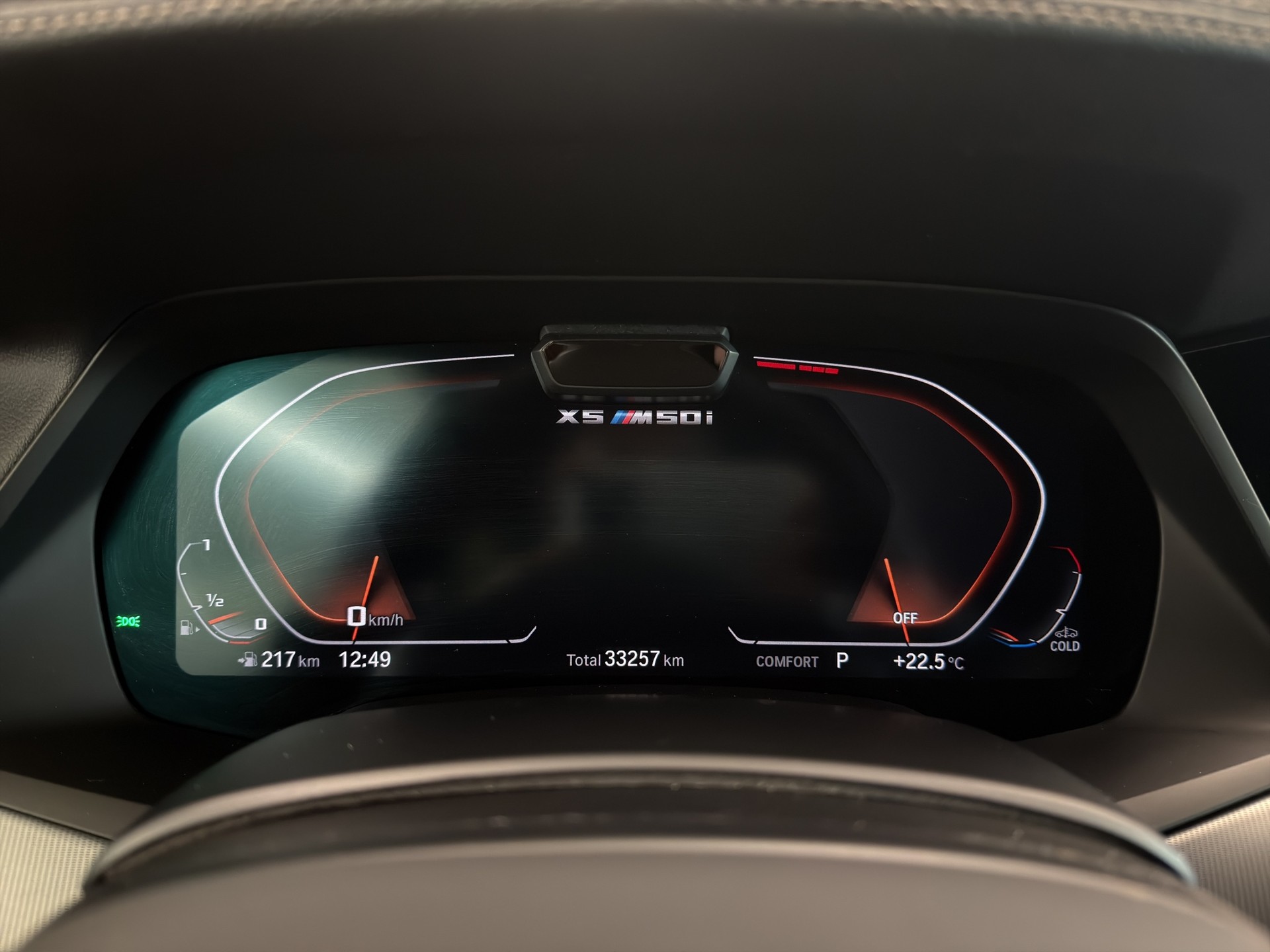 BMW X5 xDrive M50i Steptronic-image-18