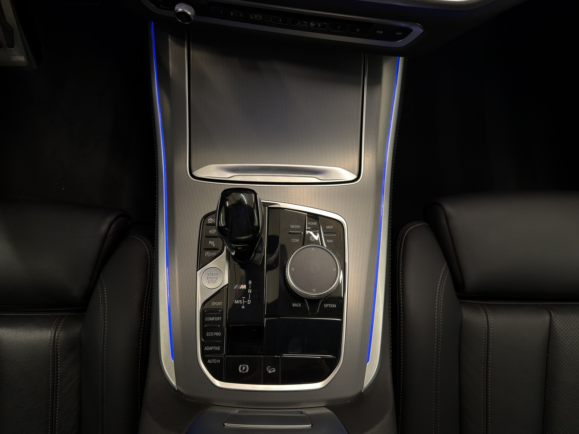 BMW X5 xDrive M50i Steptronic-image-19