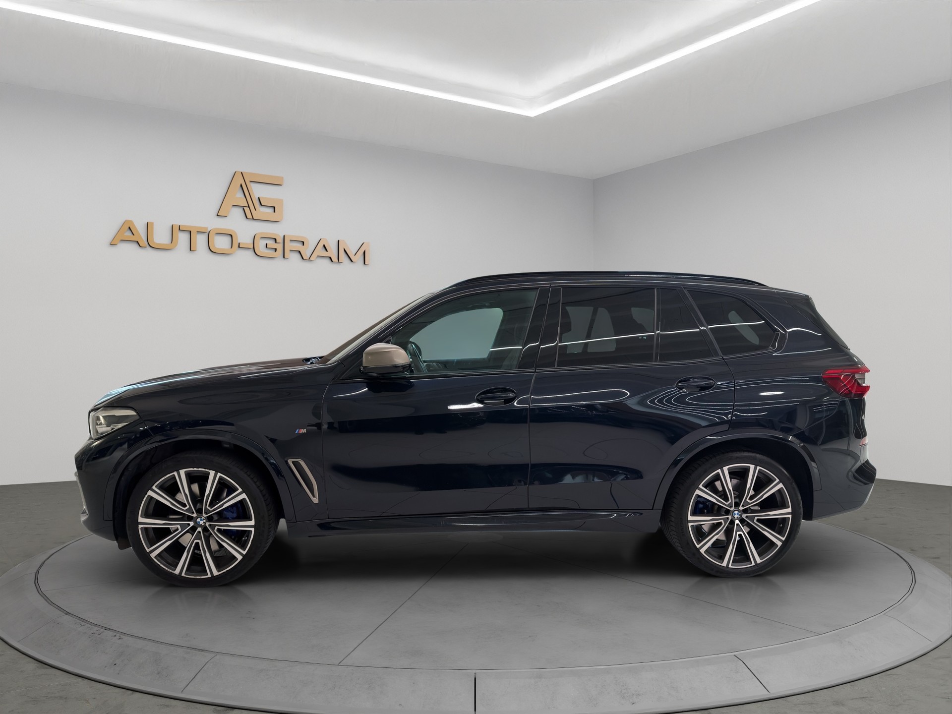 BMW X5 xDrive M50i Steptronic-image-1