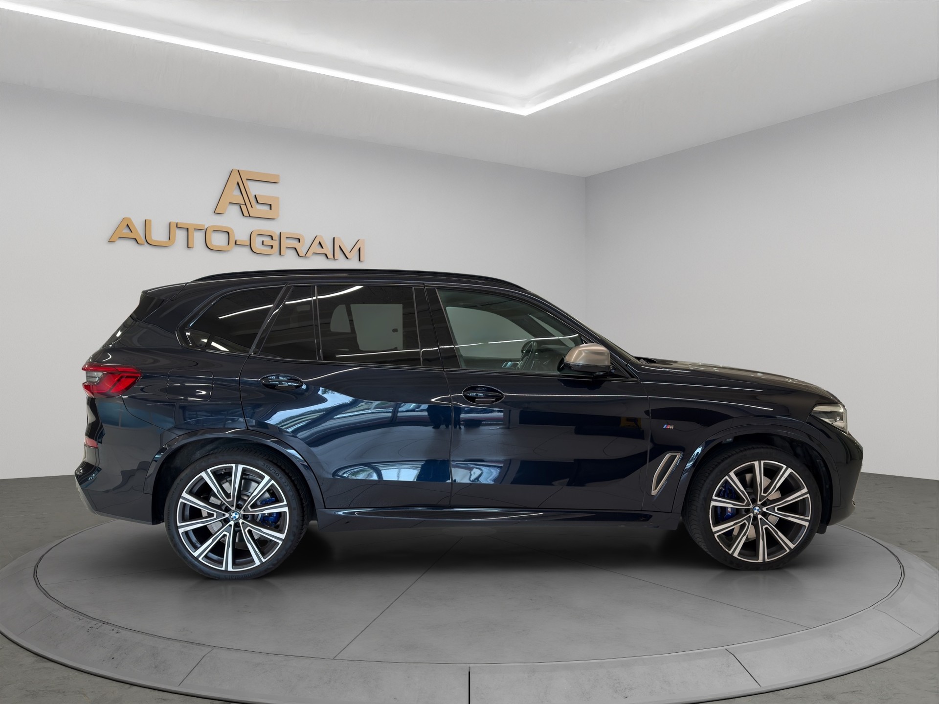 BMW X5 xDrive M50i Steptronic-image-5