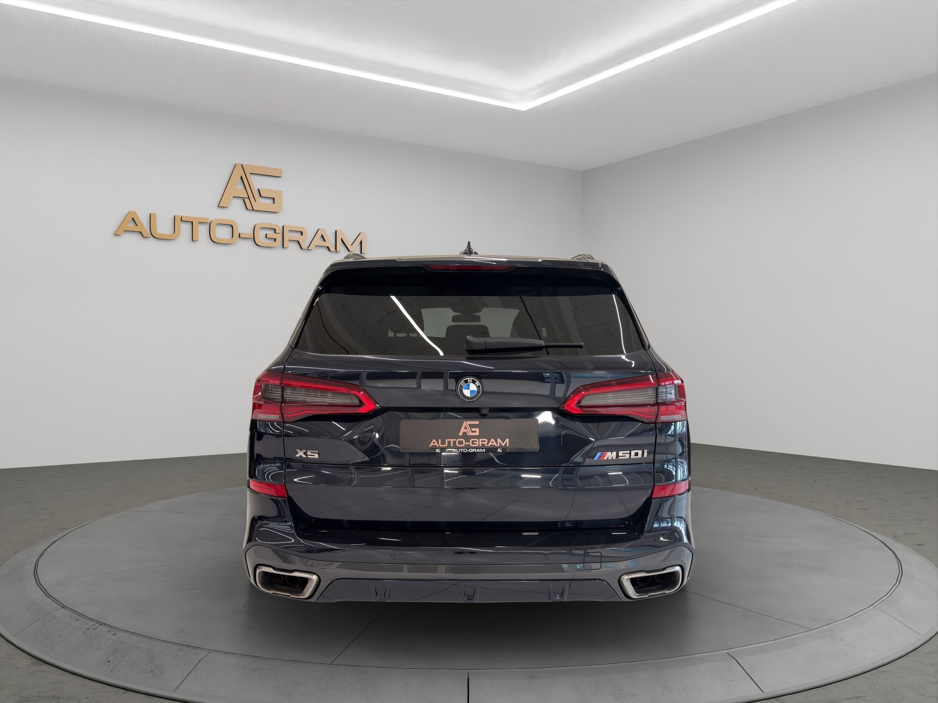 BMW X5 xDrive M50i Steptronic-image-3