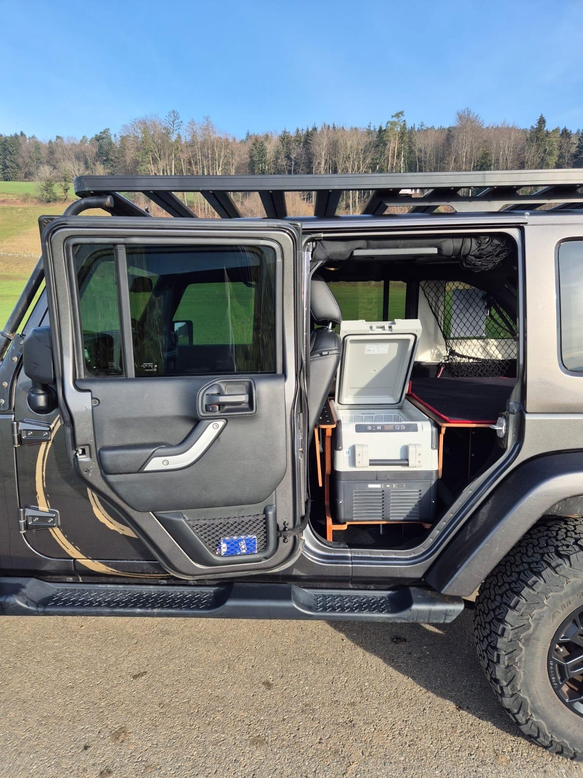 JEEP Wrangler 3.6 Unlimited Sahara X Automatic hardtop-image-3