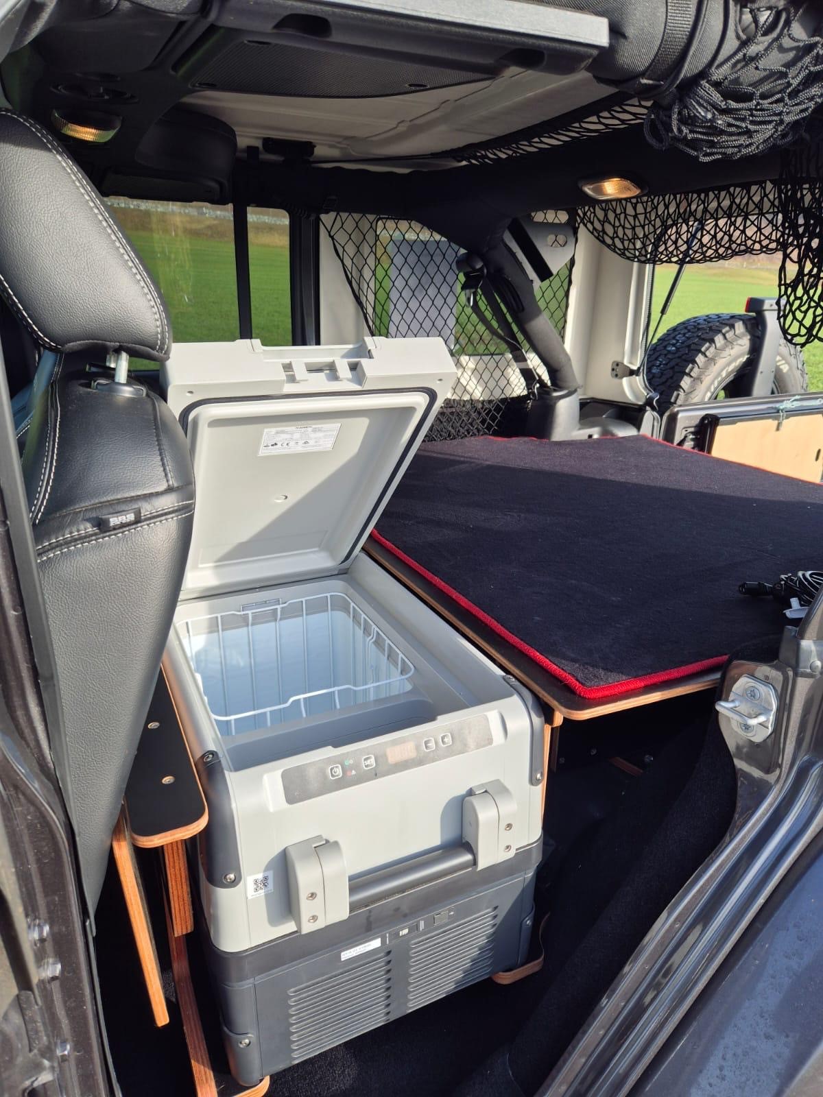 JEEP Wrangler 3.6 Unlimited Sahara X Automatic hardtop-image-2