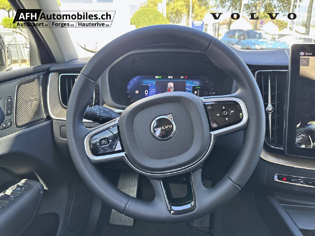 VOLVO XC60 2.0 T6 TE Plus Dark eAWD-image-14