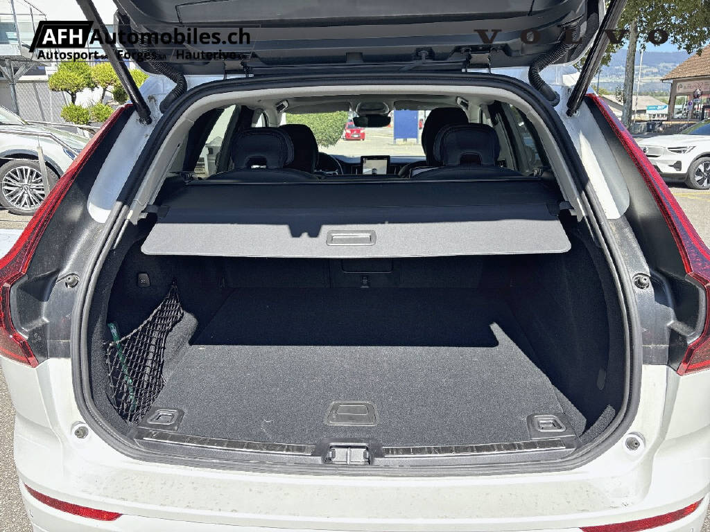 VOLVO XC60 2.0 T6 TE Plus Dark eAWD-image-17