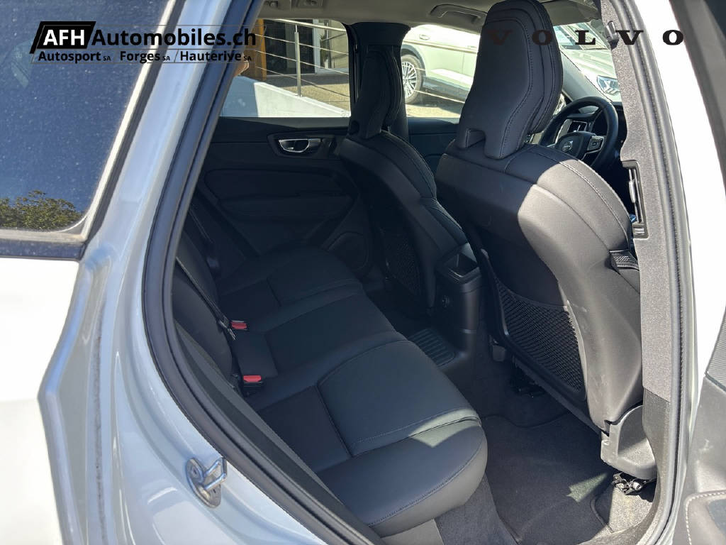 VOLVO XC60 2.0 T6 TE Plus Dark eAWD-image-11