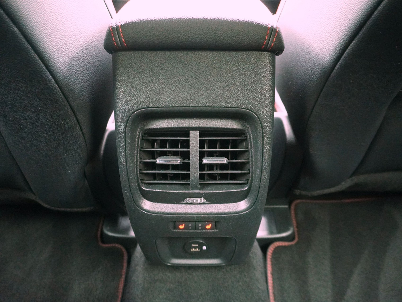 FORD Kuga 2.5 Plug-in Hybrid ST-Line X 2WD-image-14