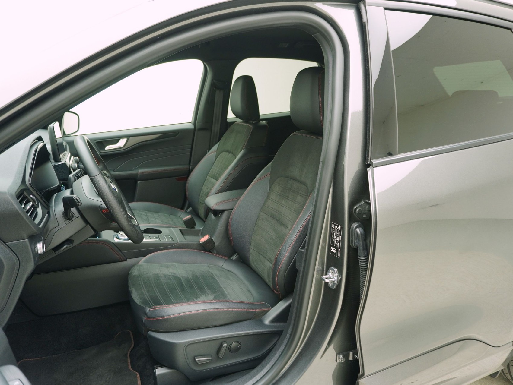 FORD Kuga 2.5 Plug-in Hybrid ST-Line X 2WD-image-9