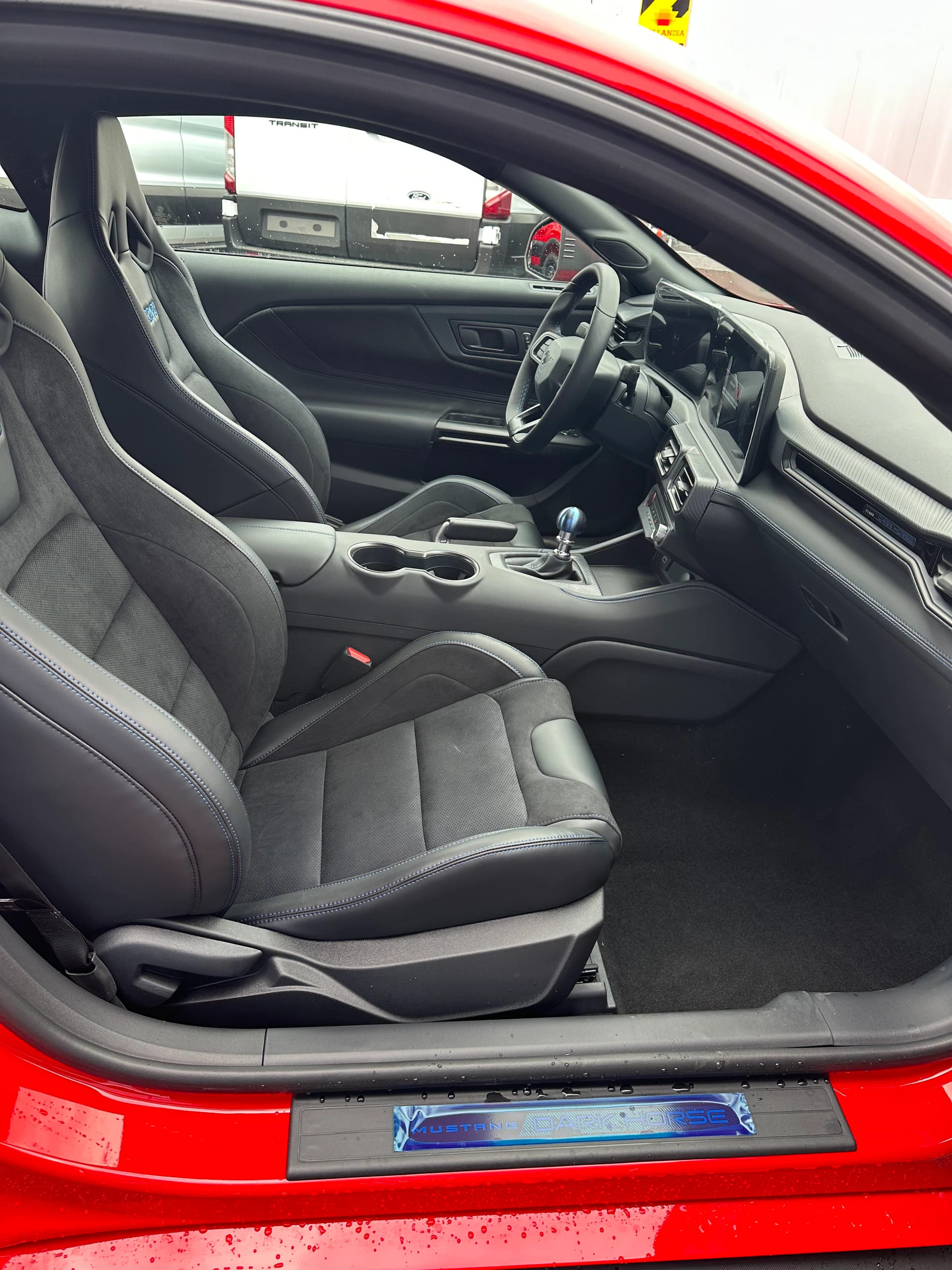 FORD Mustang Coupé 5.0 V8 Dark Hors Manuelle-image-11