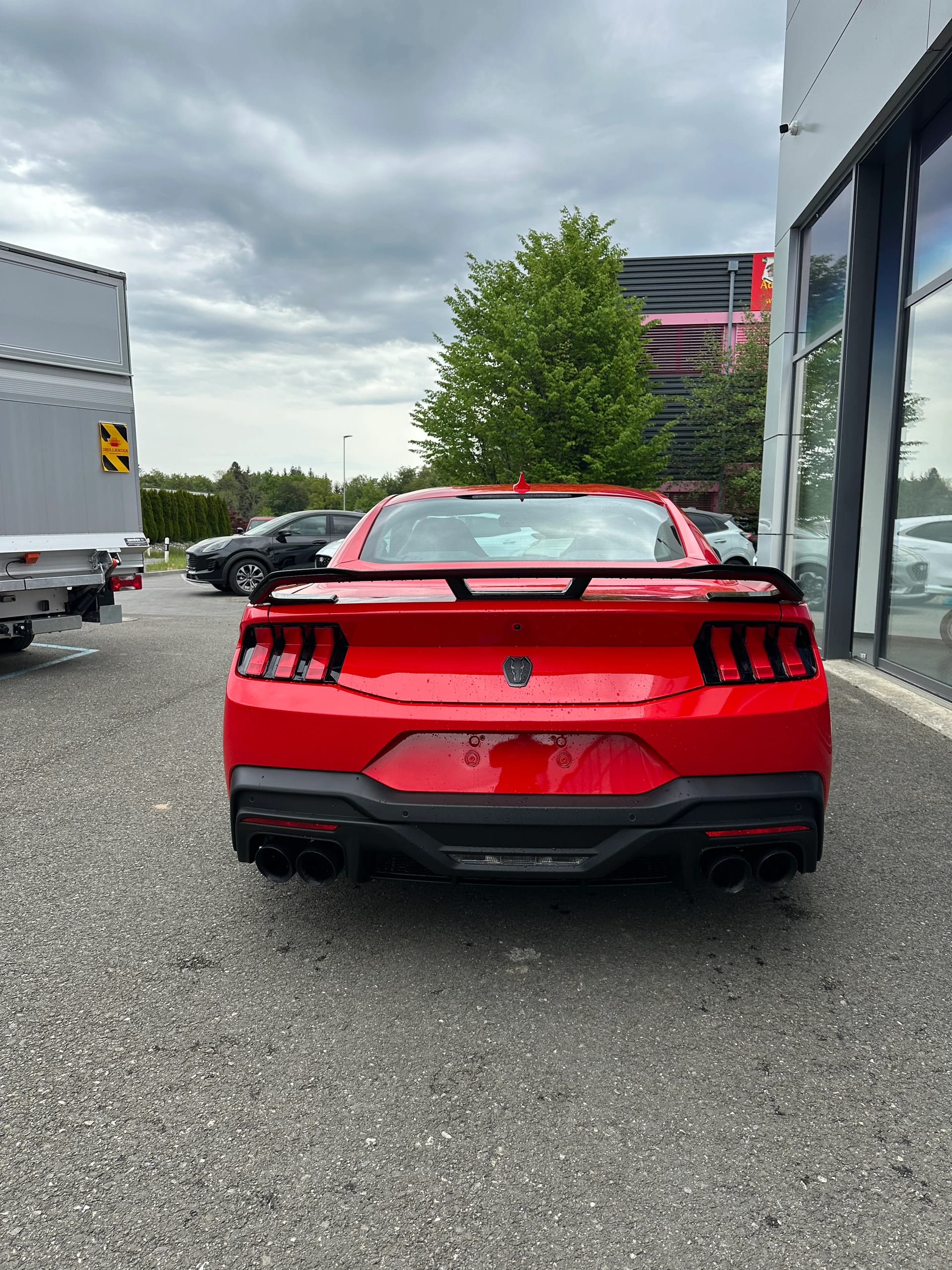 FORD Mustang Coupé 5.0 V8 Dark Hors Manuelle-image-4