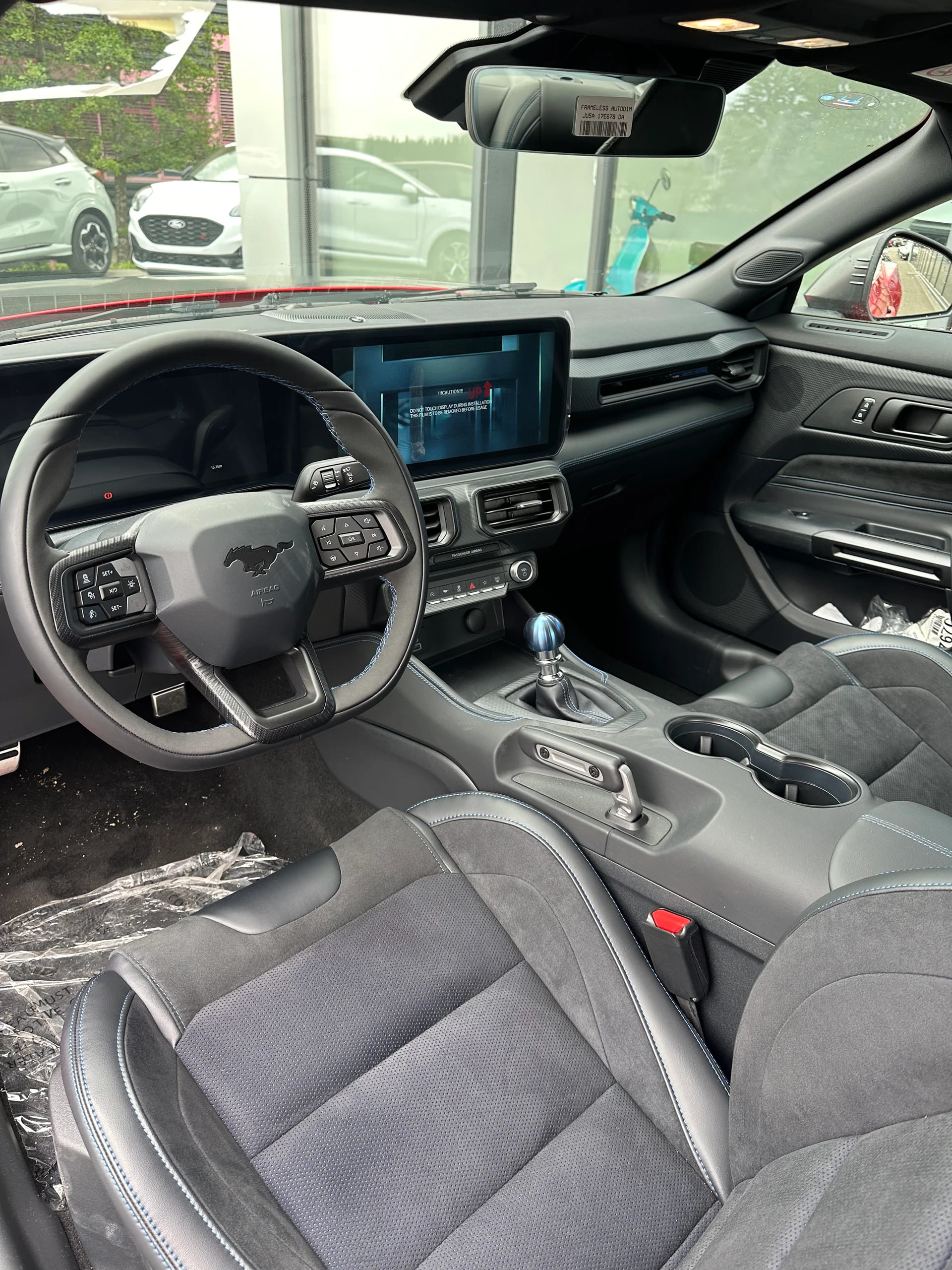 FORD Mustang Coupé 5.0 V8 Dark Hors Manuelle-image-9