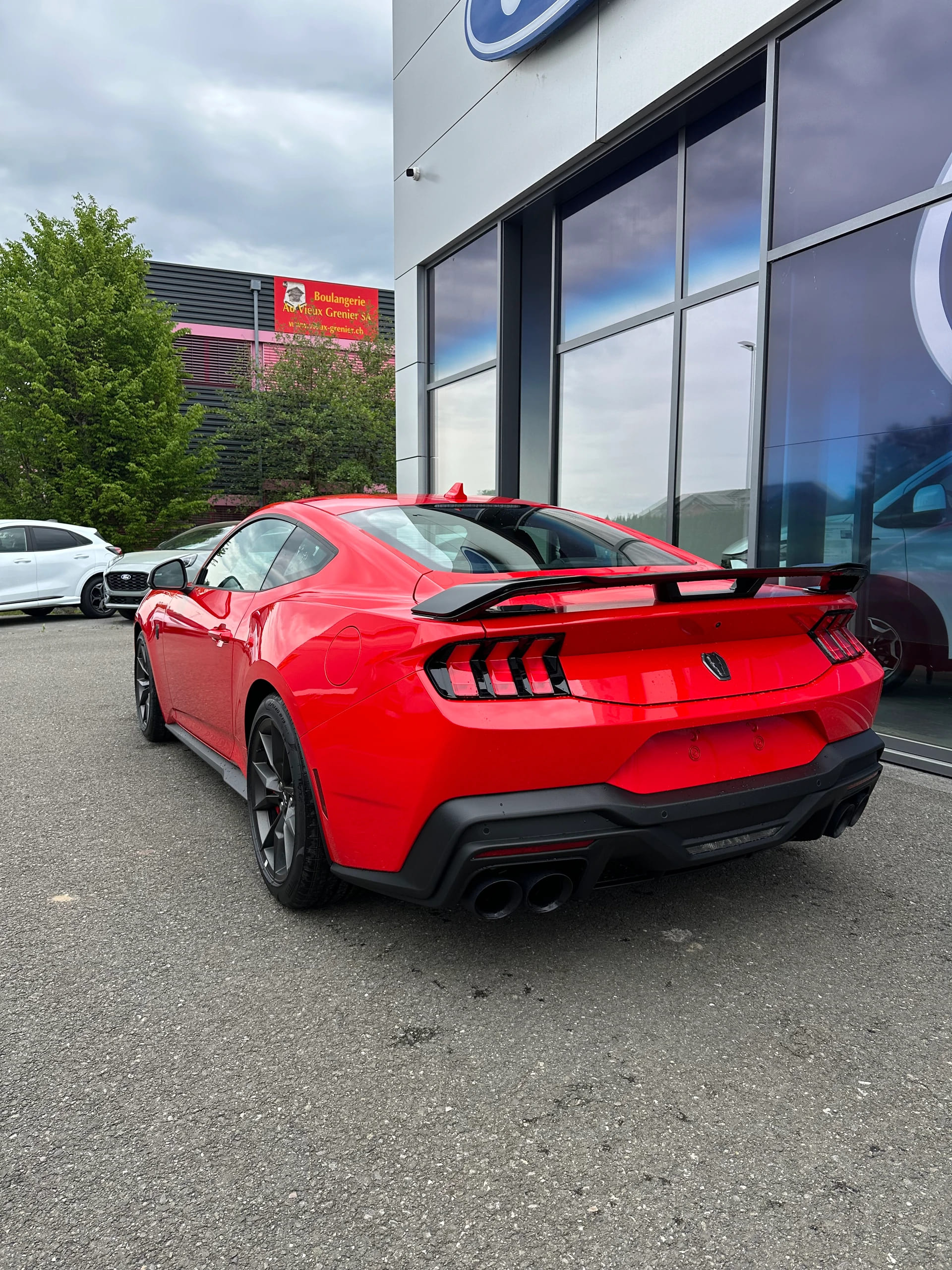 FORD Mustang Coupé 5.0 V8 Dark Hors Manuelle-image-3