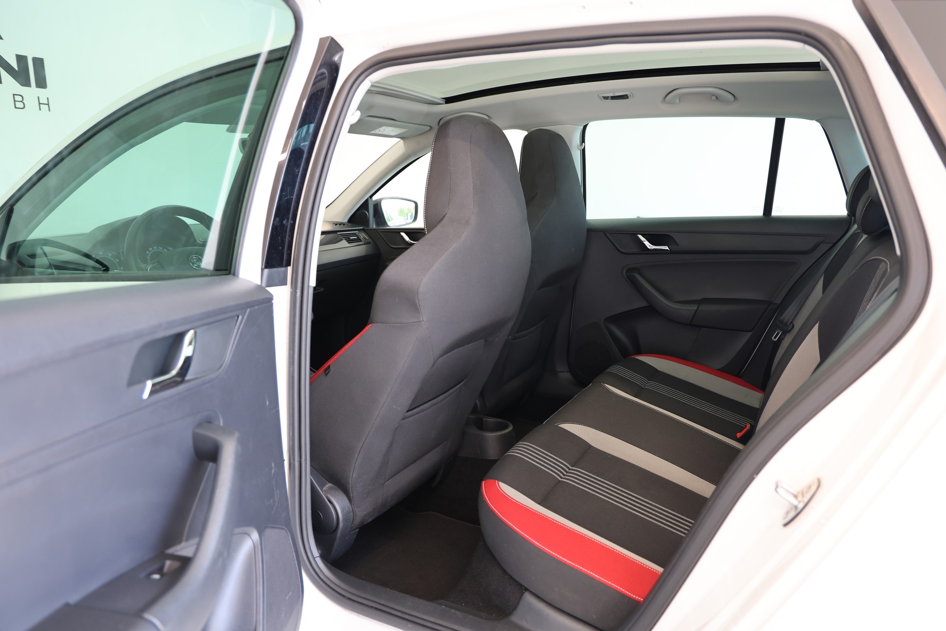 SKODA Rapid Spaceback 1.4 TSI Monte Carlo DSG-image-14