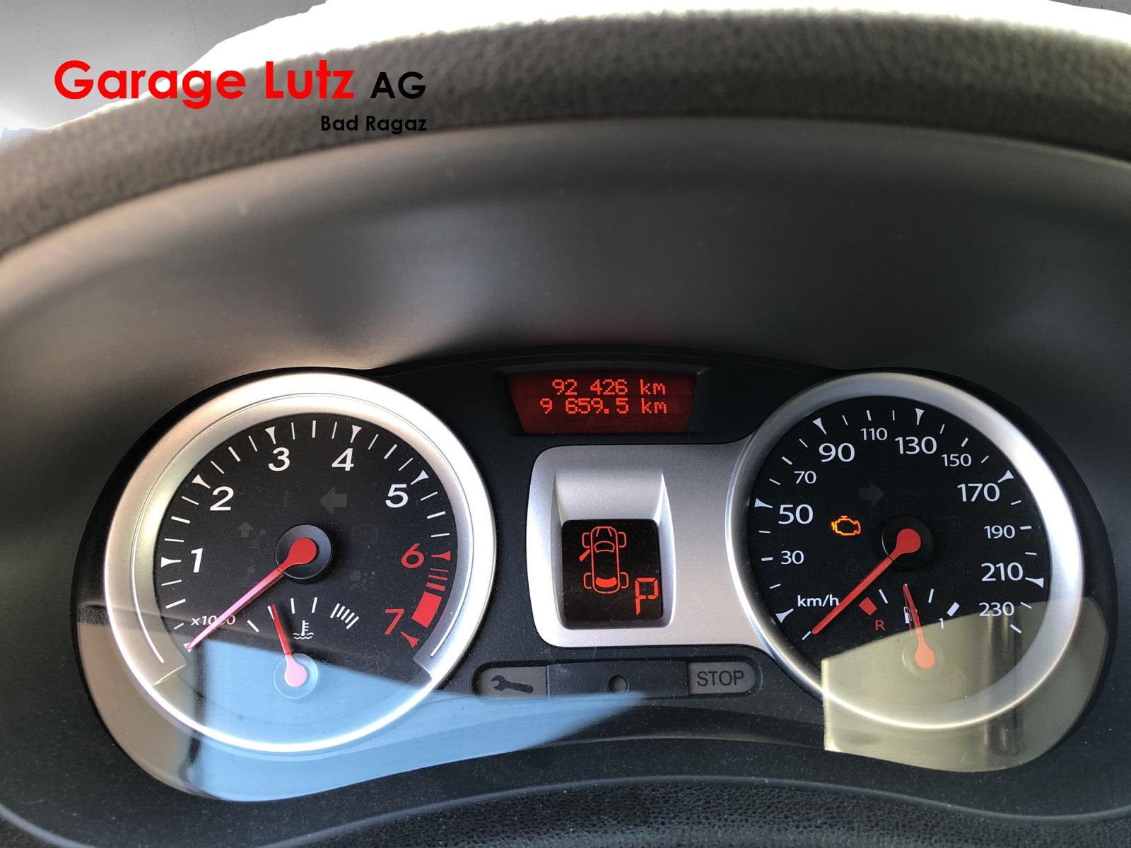 RENAULT Clio Grandtour 1.6 16V 20th Edition-image-6