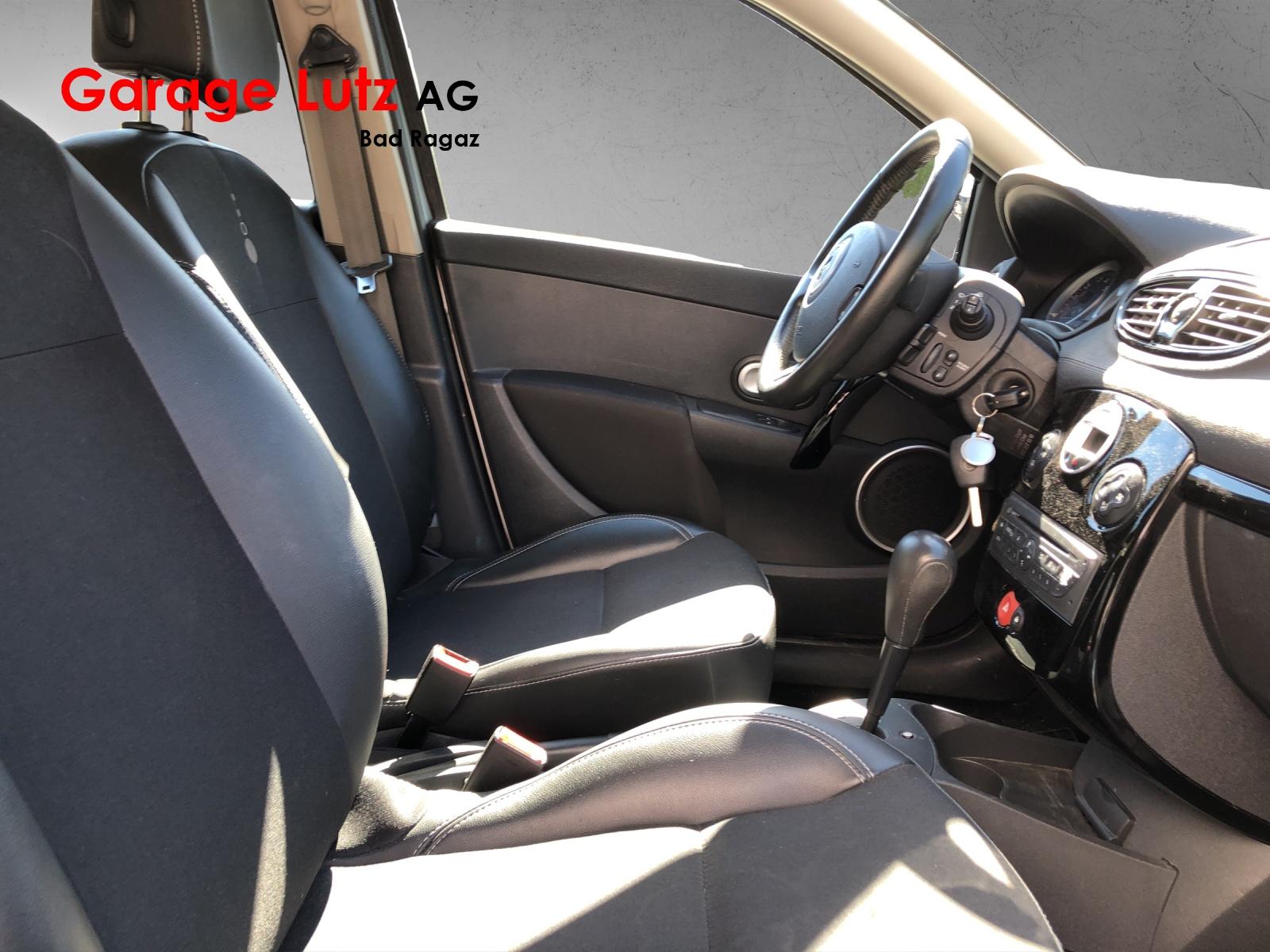 RENAULT Clio Grandtour 1.6 16V 20th Edition-image-5