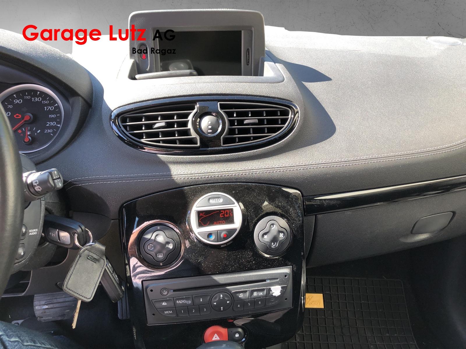 RENAULT Clio Grandtour 1.6 16V 20th Edition-image-8