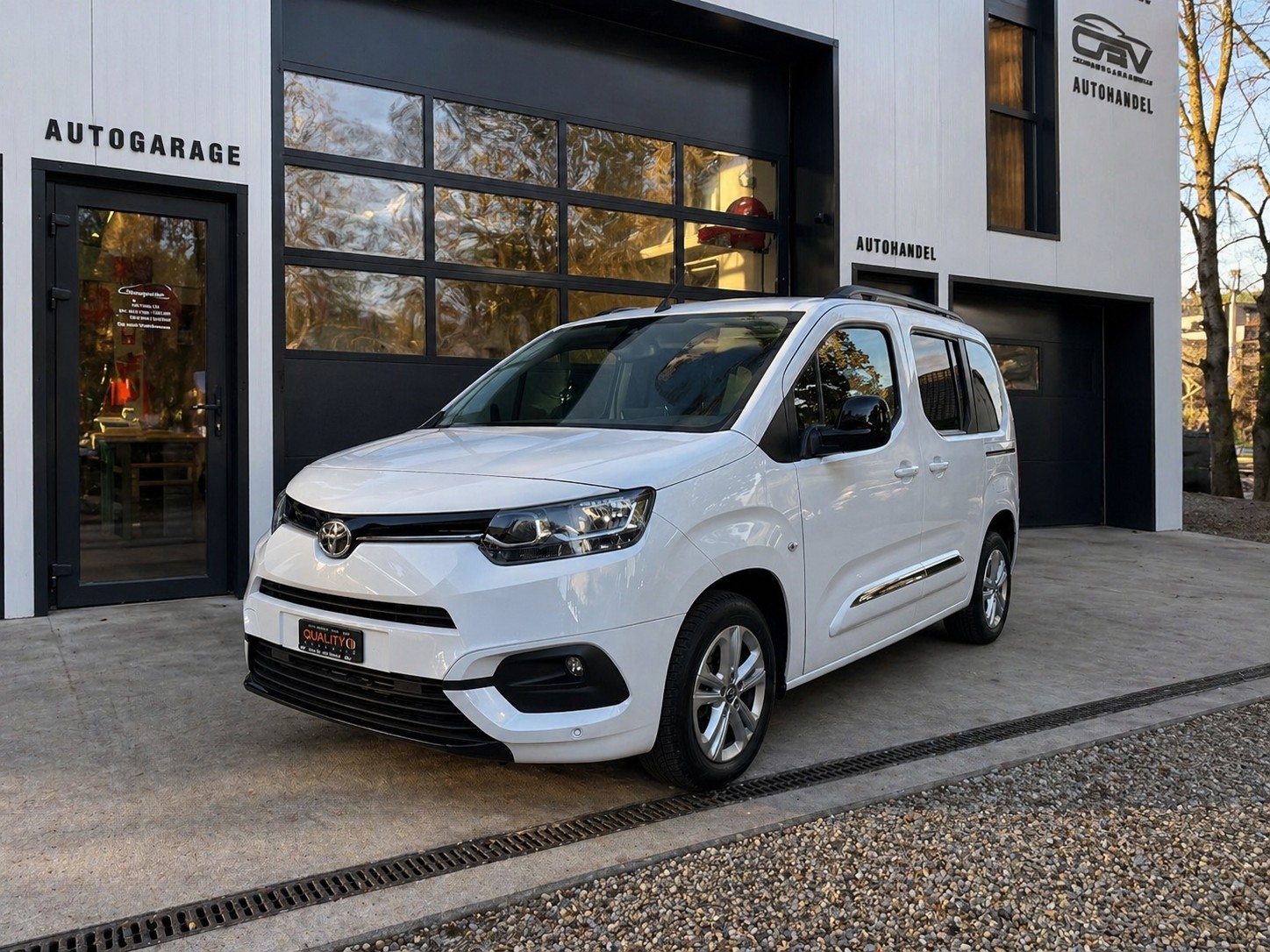 TOYOTA Proace City Verso 1.2 Style Medium Automatik-image-1