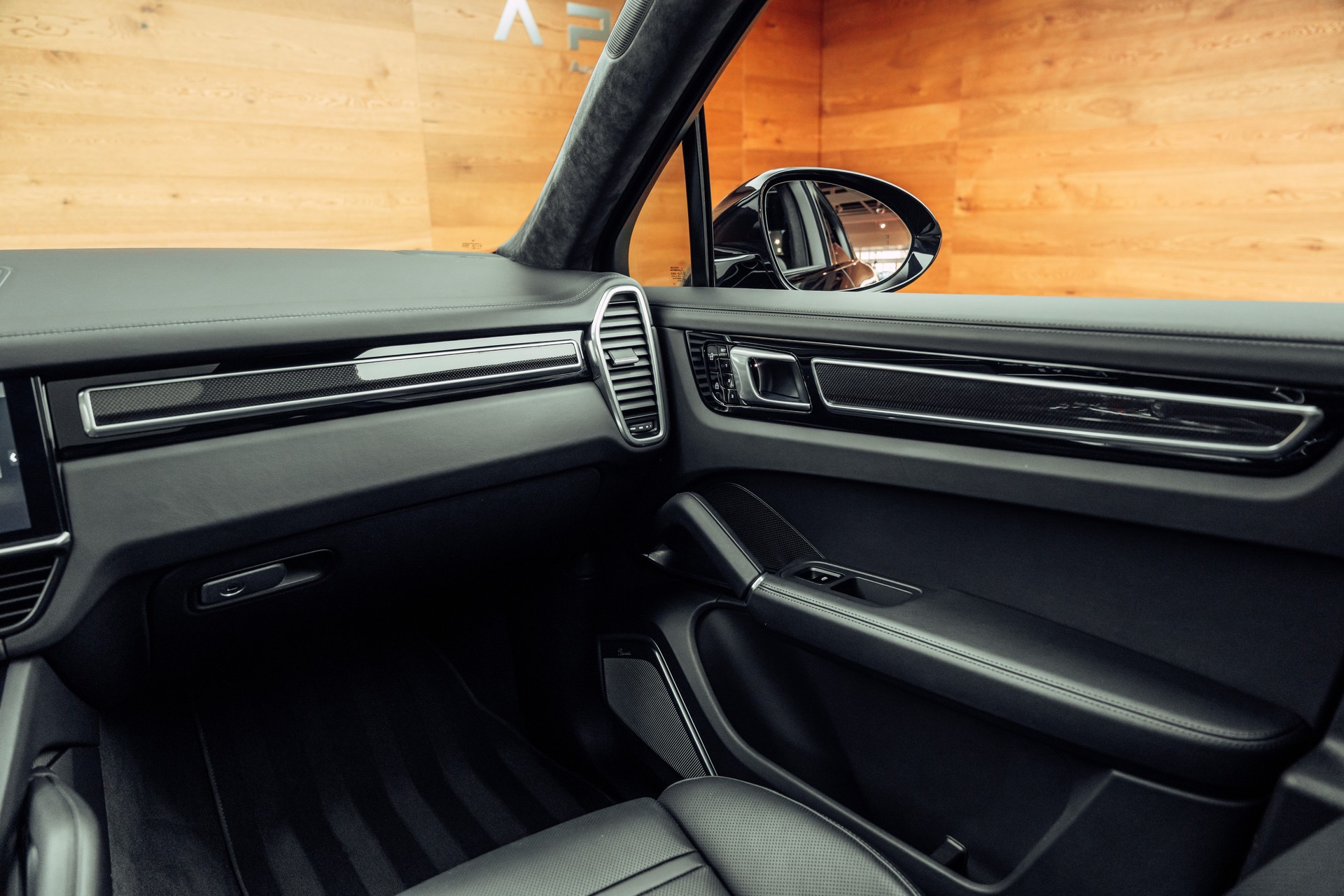 PORSCHE Cayenne Turbo Coupé S E-Hybrid-image-12