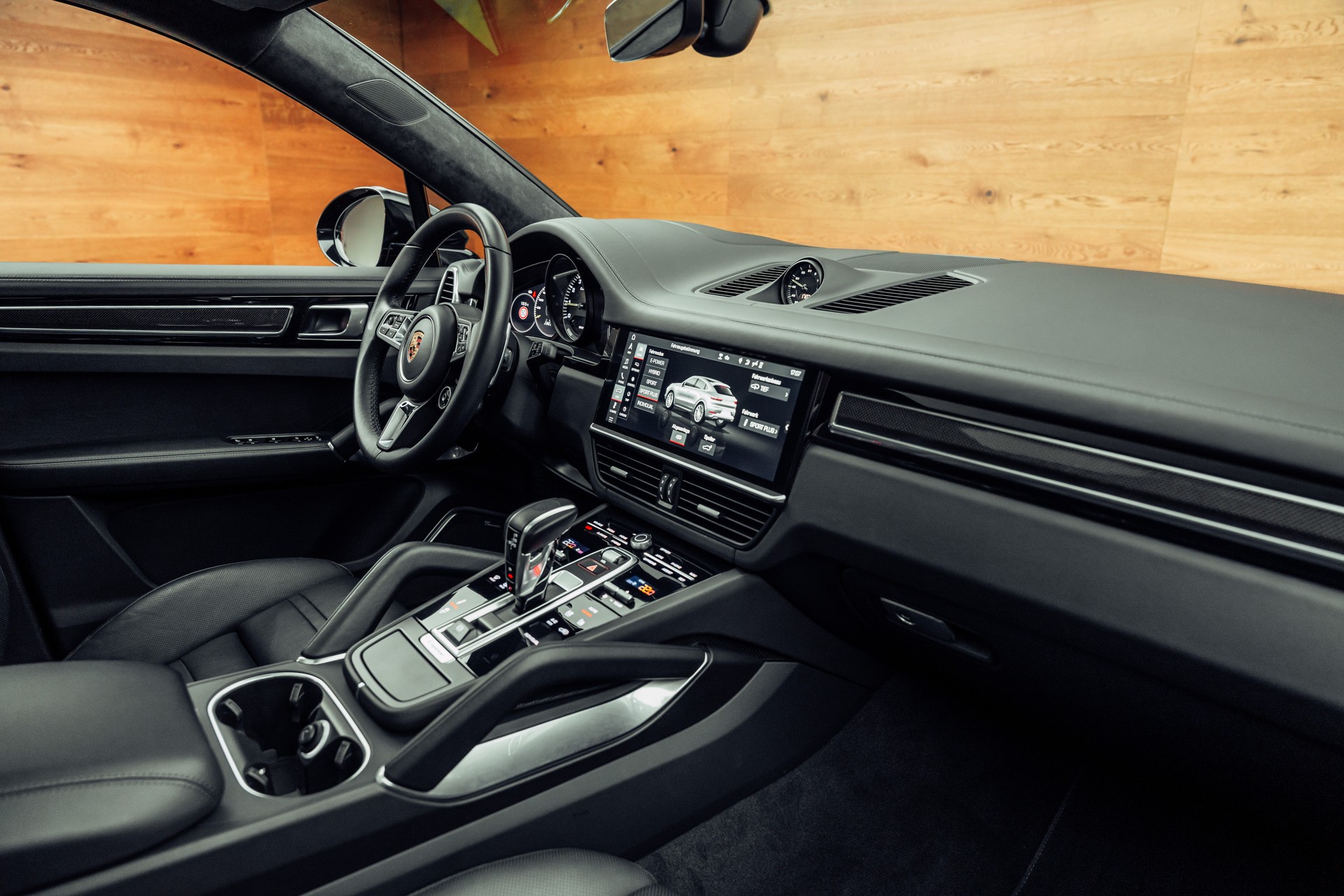 PORSCHE Cayenne Turbo Coupé S E-Hybrid-image-6