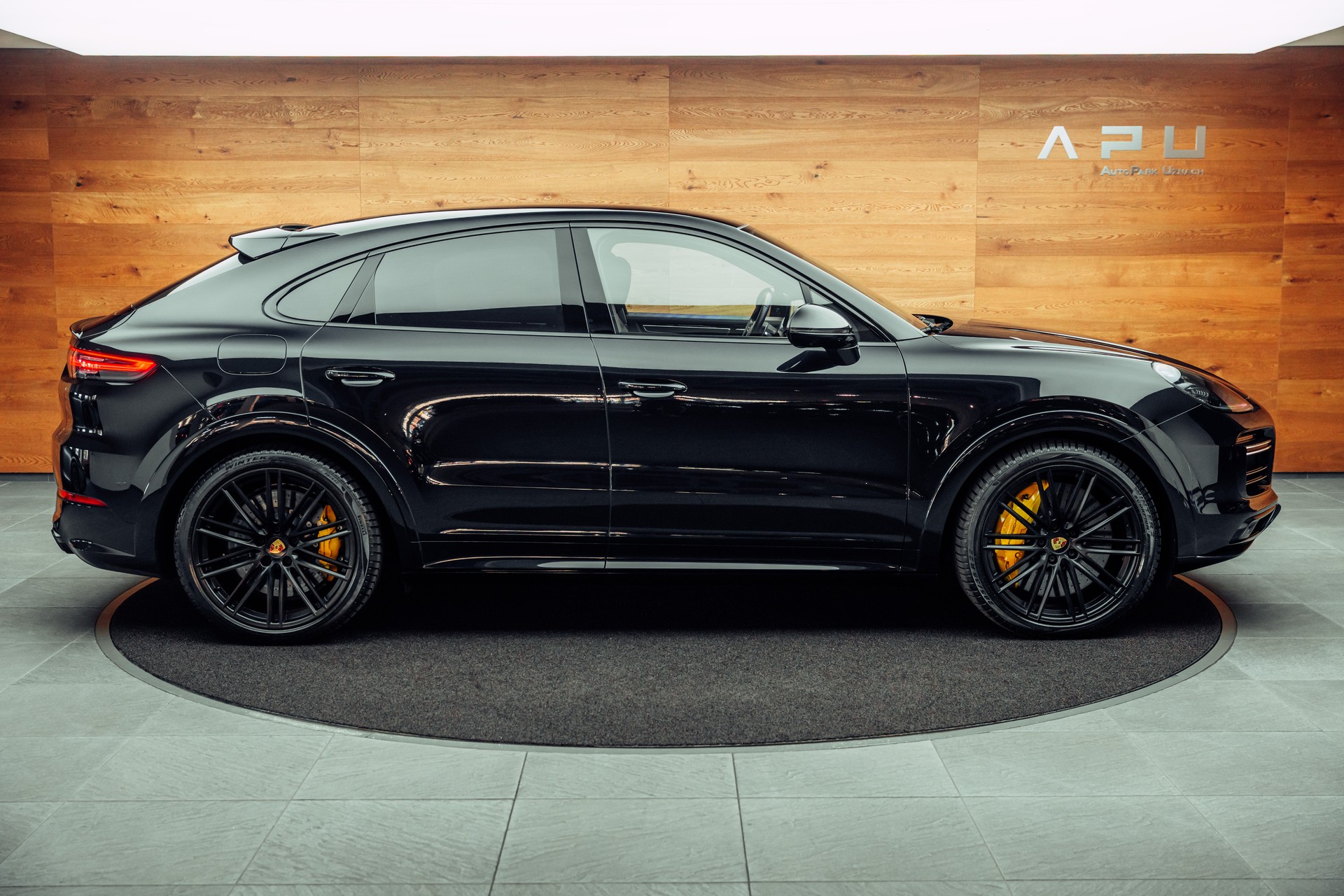 PORSCHE Cayenne Turbo Coupé S E-Hybrid-image-11