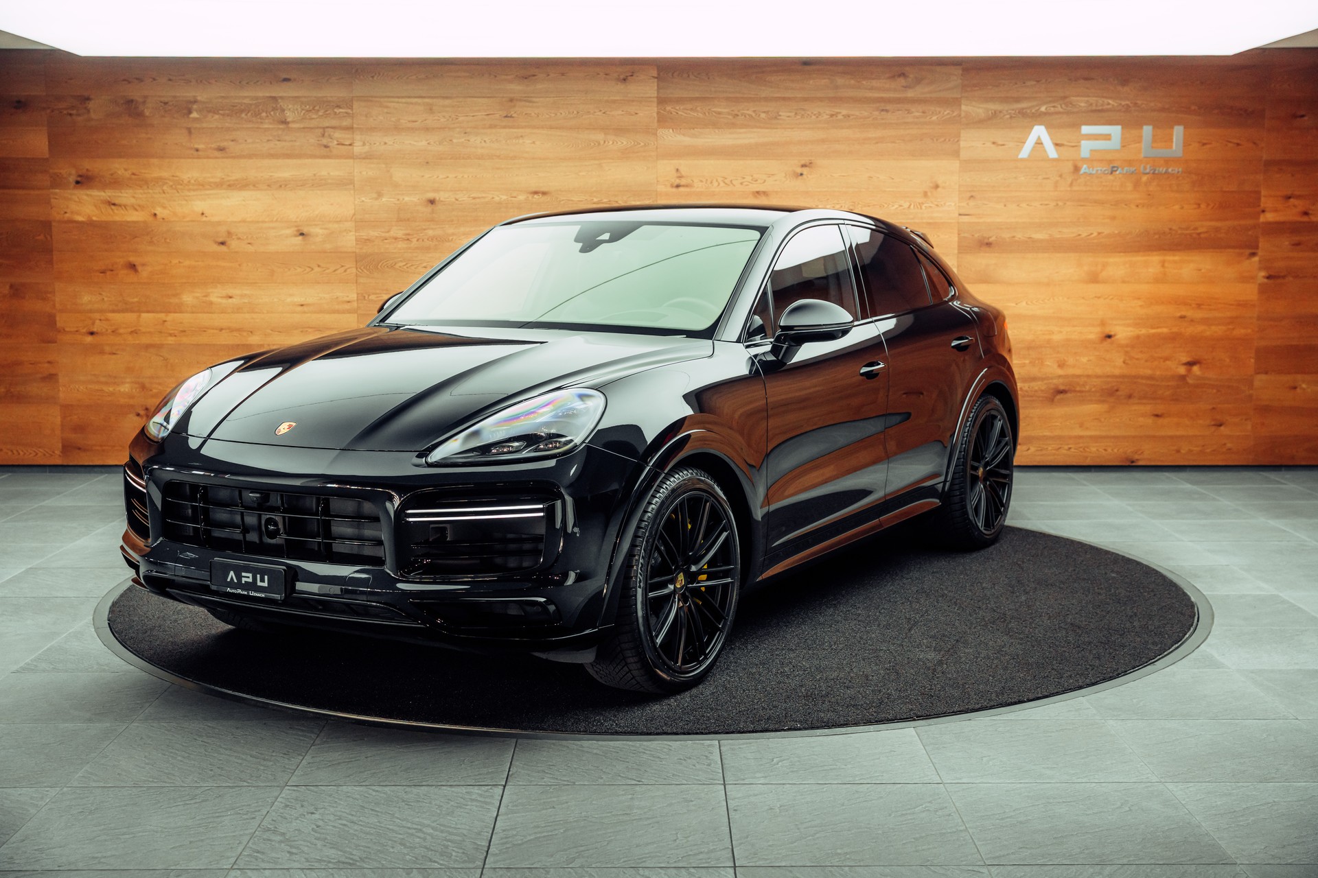 PORSCHE Cayenne Turbo Coupé S E-Hybrid-image-3
