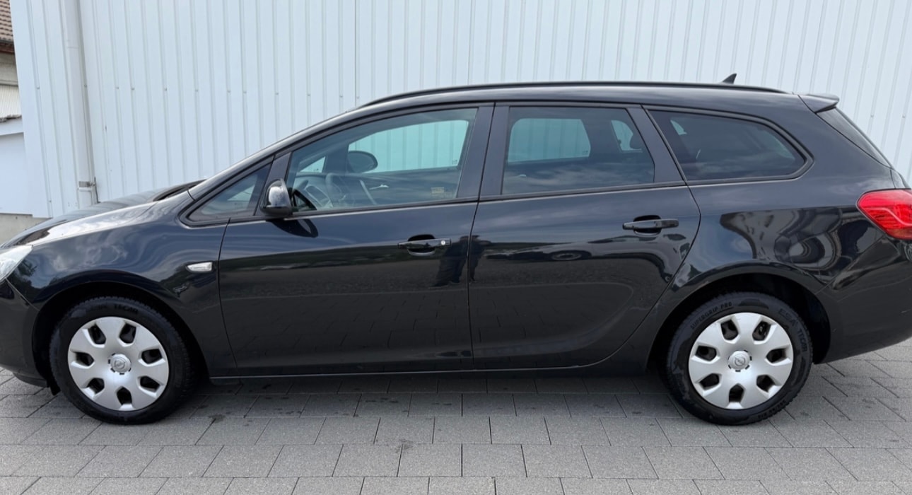 OPEL Astra SportsTourer 1.4i 16V Turbo Sport-image-4