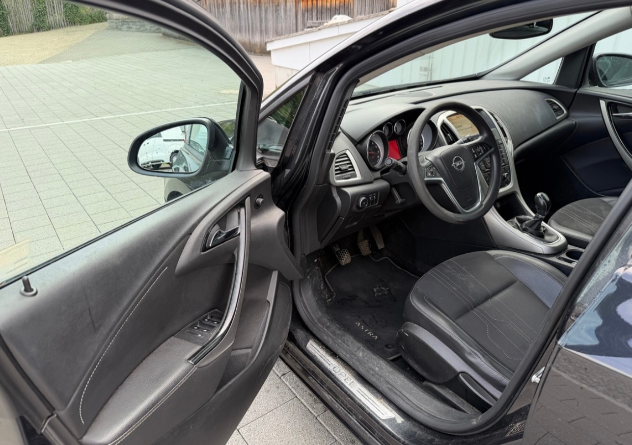 OPEL Astra SportsTourer 1.4i 16V Turbo Sport-image-6