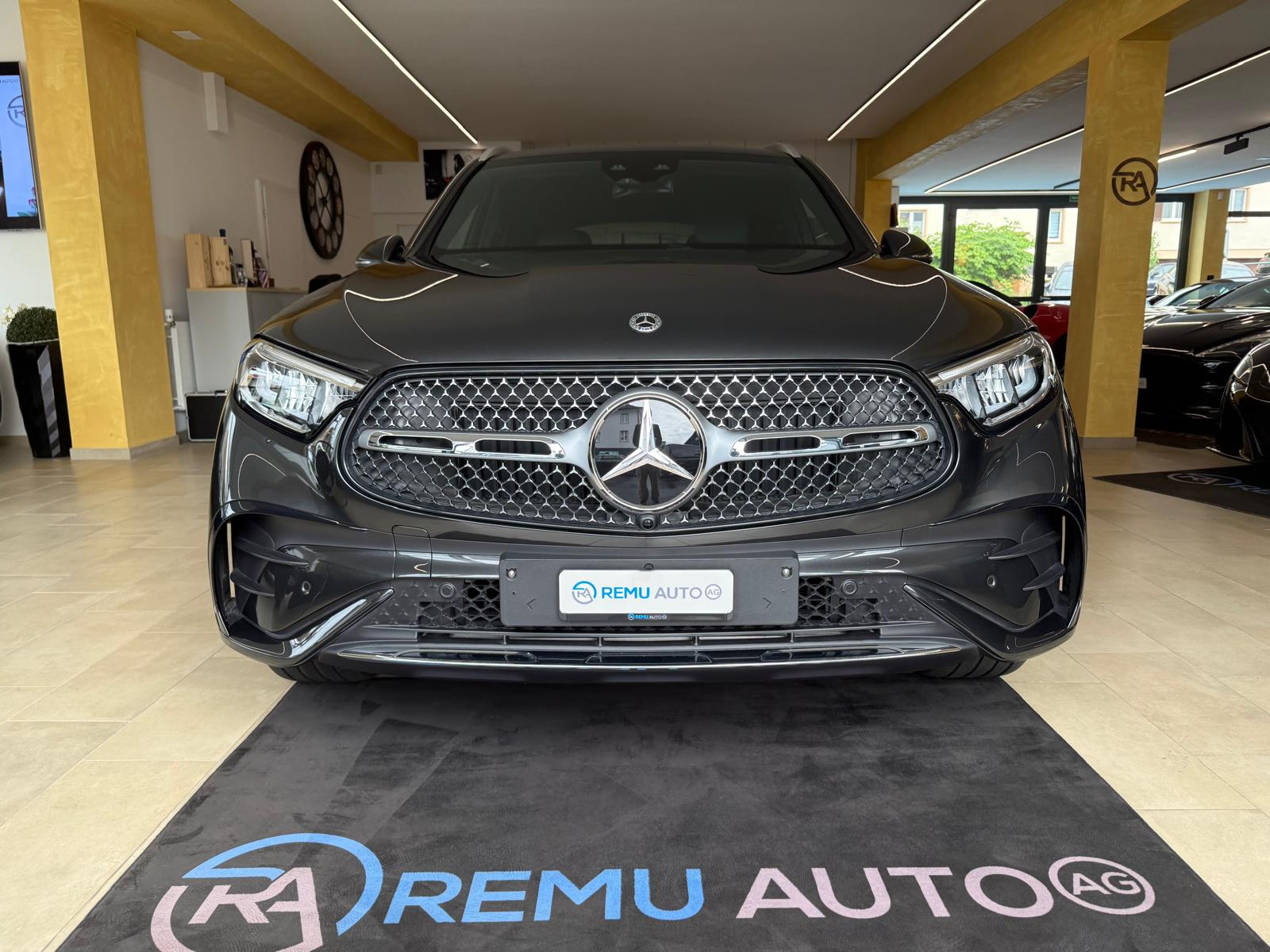 MERCEDES-BENZ GLC 300 d 4Matic 9G-Tronic AMG Line-image-9