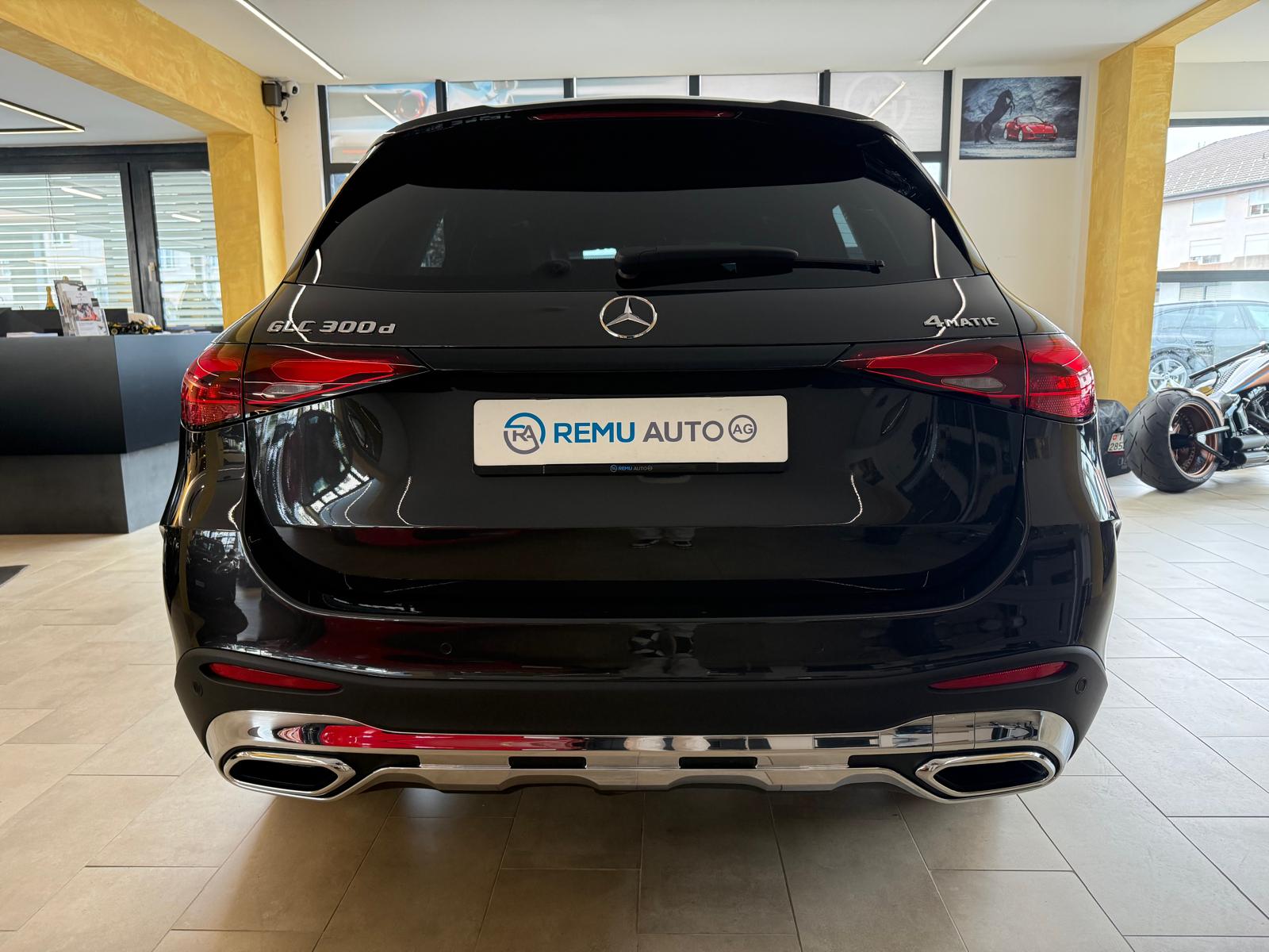 MERCEDES-BENZ GLC 300 d 4Matic 9G-Tronic AMG Line-showroom-element-3