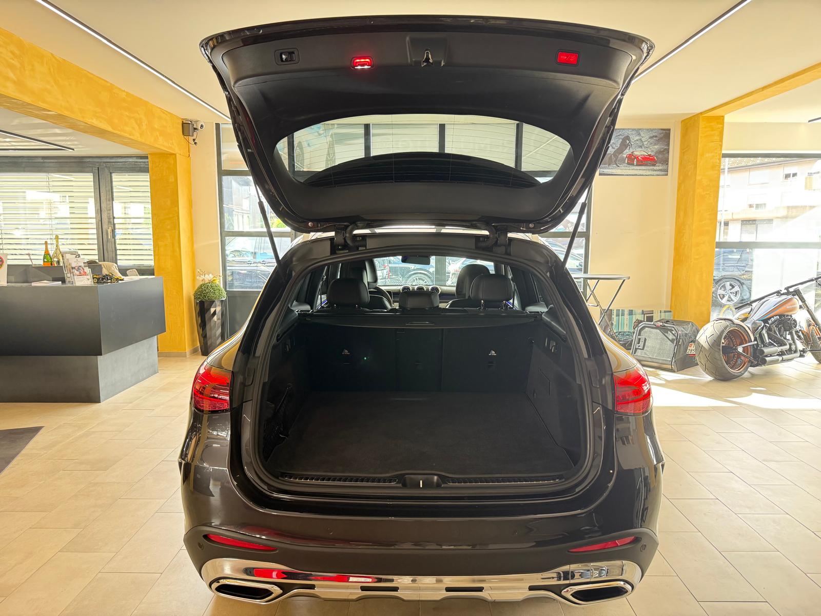 MERCEDES-BENZ GLC 300 d 4Matic 9G-Tronic AMG Line-image-4