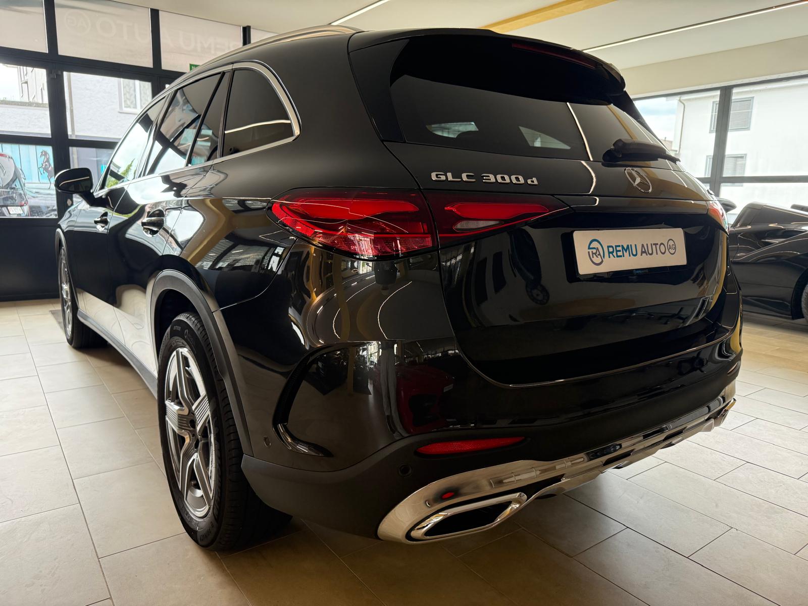 MERCEDES-BENZ GLC 300 d 4Matic 9G-Tronic AMG Line-image-6