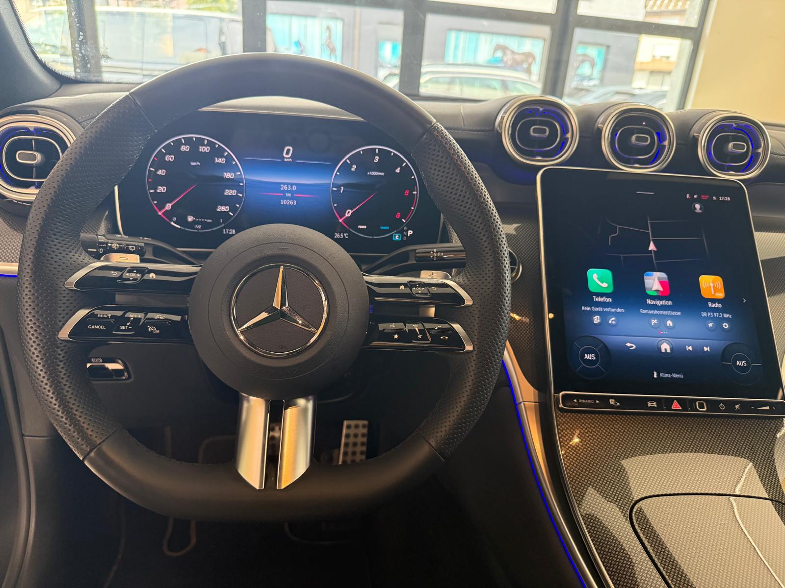 MERCEDES-BENZ GLC 300 d 4Matic 9G-Tronic AMG Line-image-10