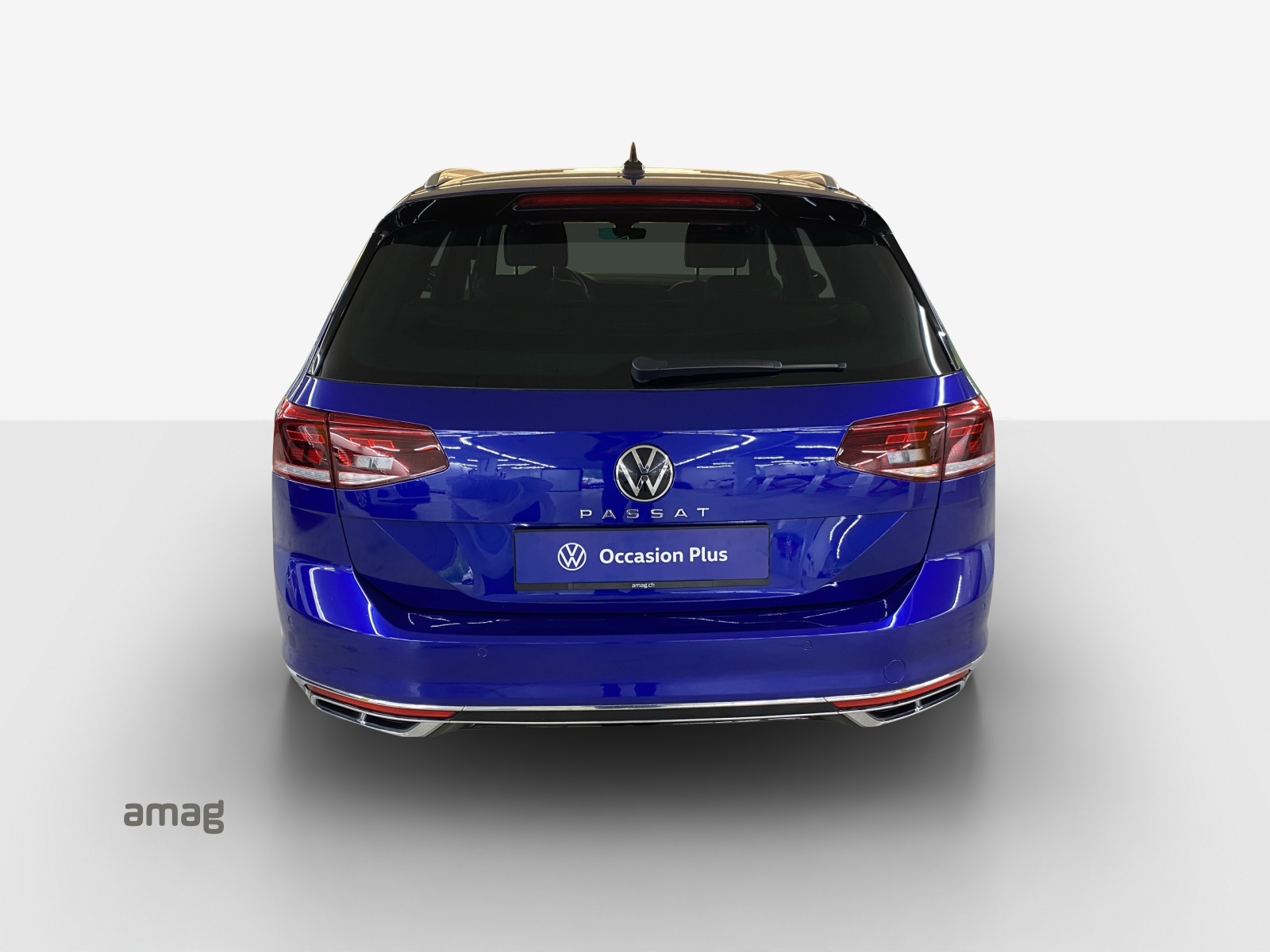 VW Passat Variant 2.0 TSI Elegance DSG-image-3