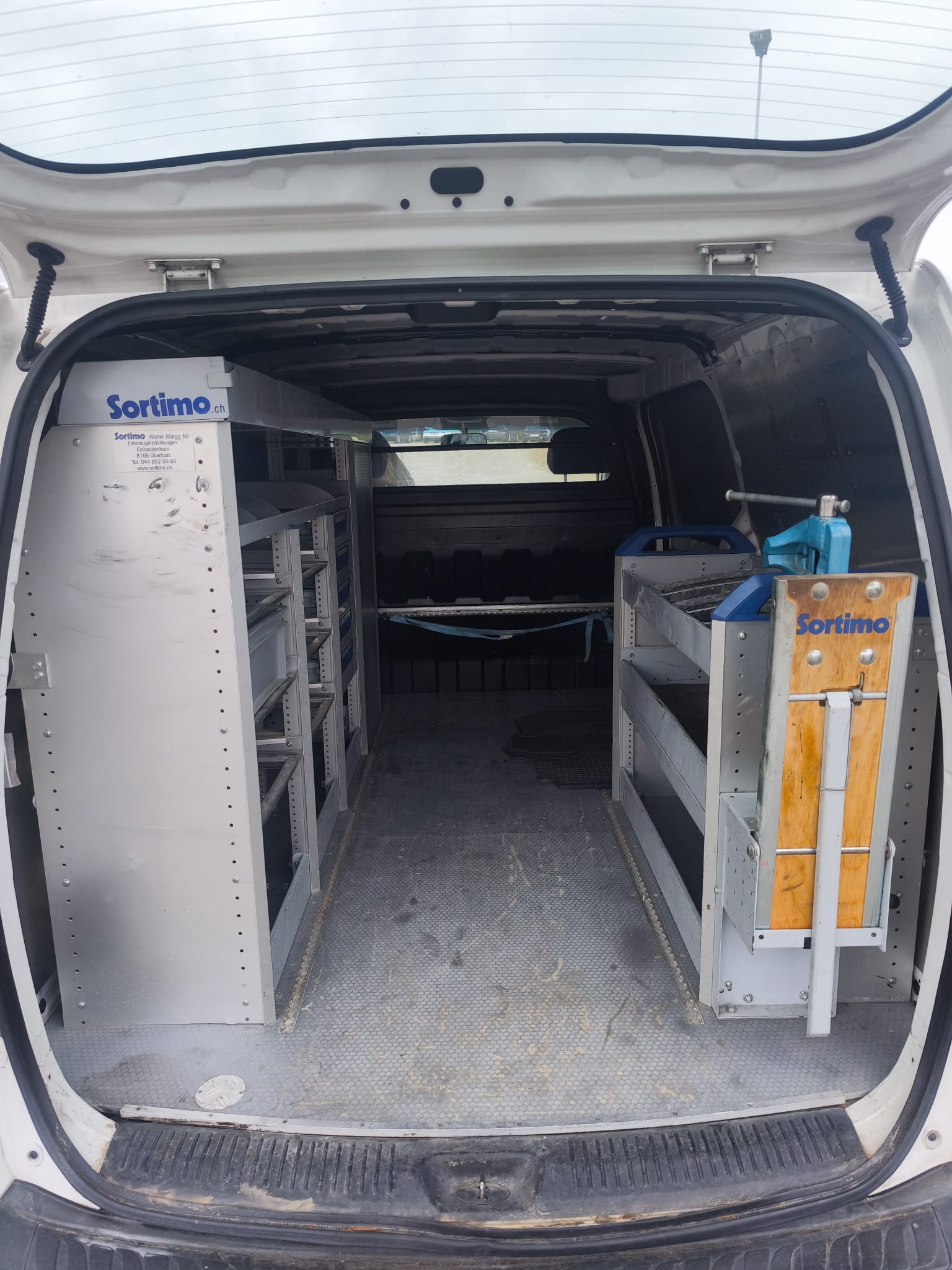 HYUNDAI H-1 Cargo 2.5 CRDi HP 5-Türen / Portes / Porte-image-8
