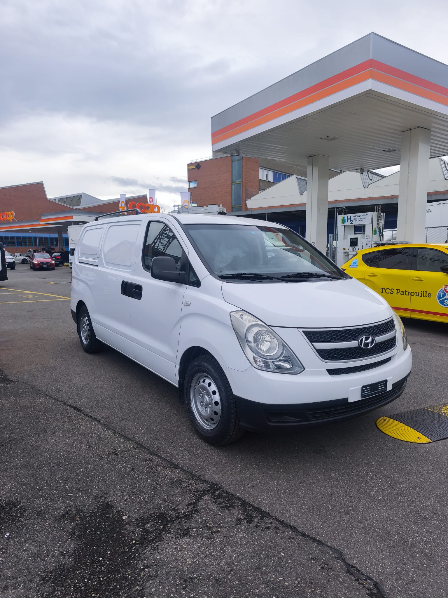 HYUNDAI H-1 Cargo 2.5 CRDi HP 5-Türen / Portes / Porte-image-1