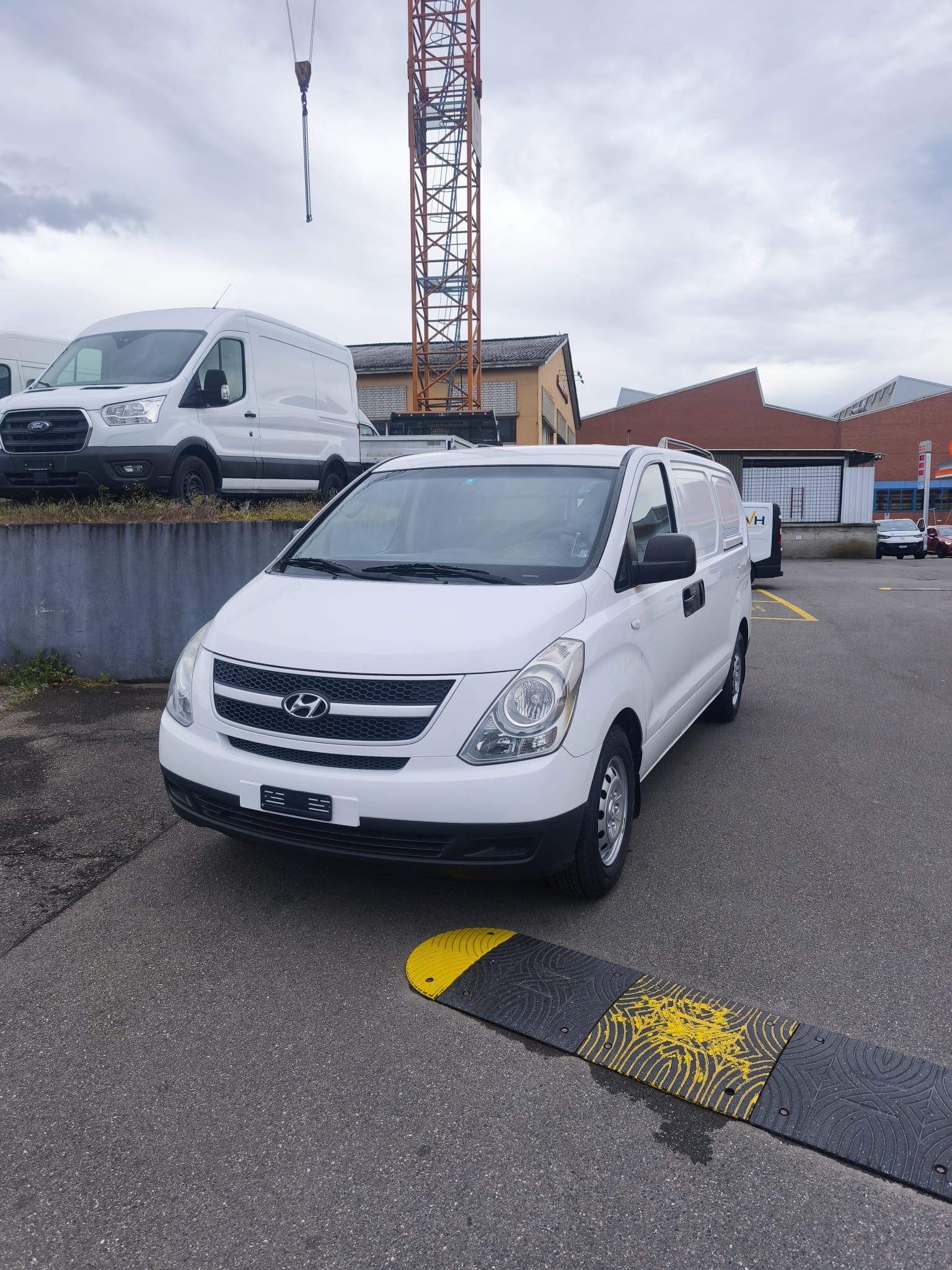 HYUNDAI H-1 Cargo 2.5 CRDi HP 5-Türen / Portes / Porte