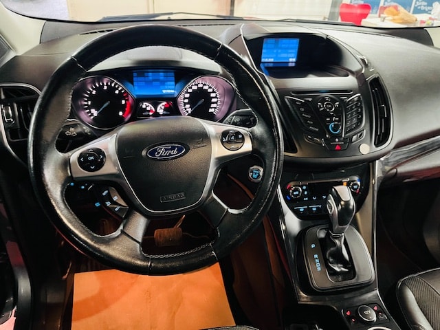 FORD Kuga 2.0 TDCi Titanium S 4WD PowerShift-image-12