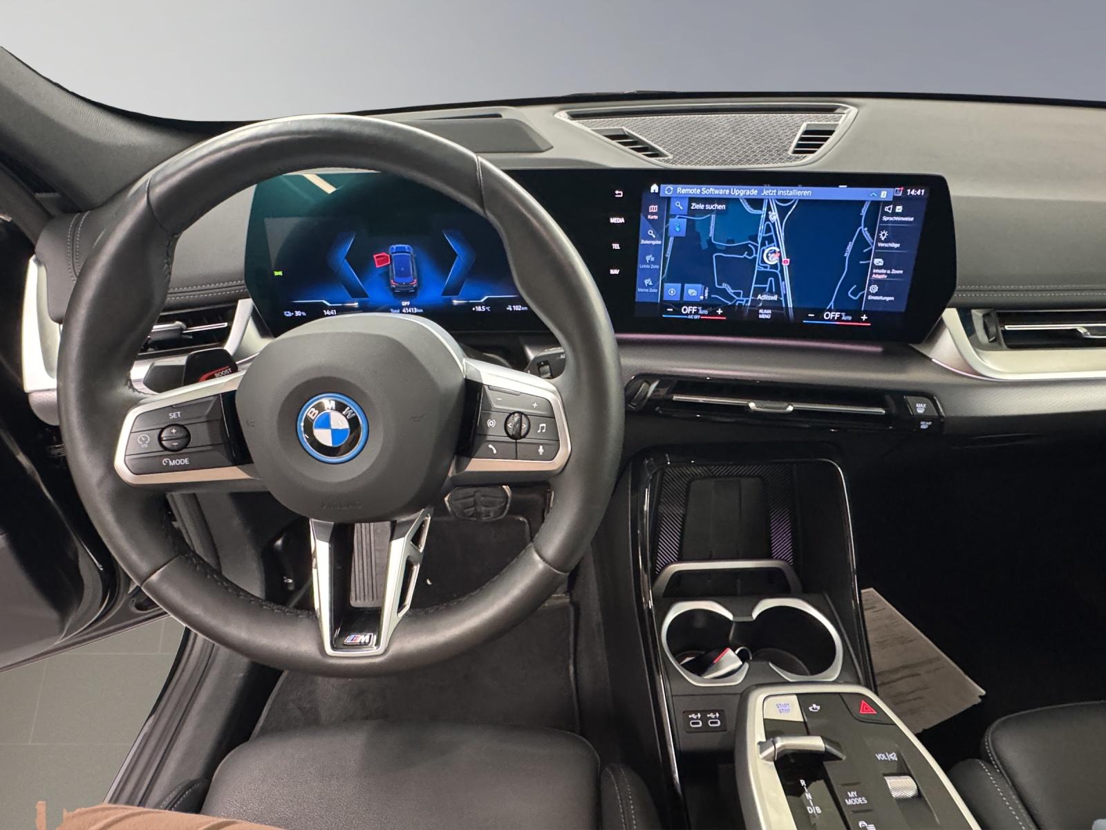 BMW iX1 30 xDrive-image-17