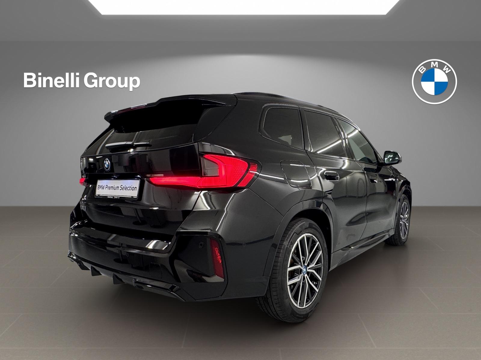 BMW iX1 30 xDrive-image-4