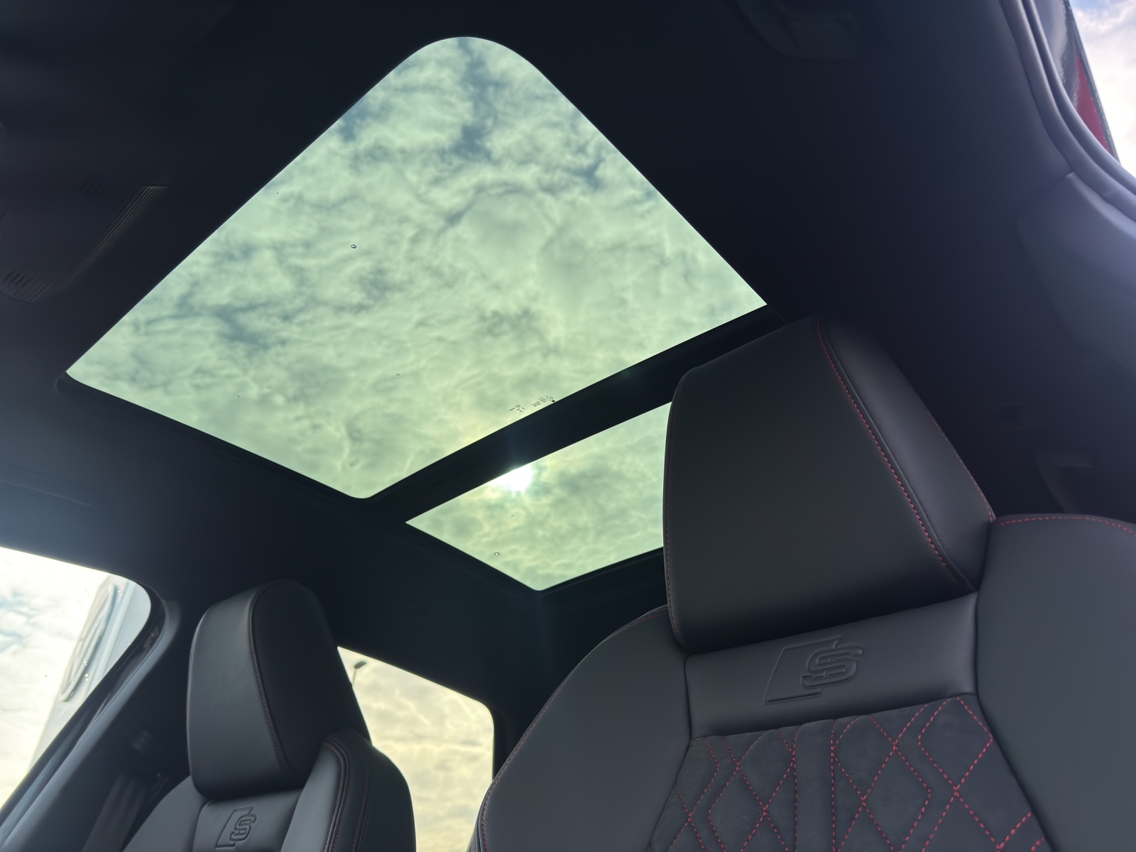AUDI Q4 e-tron 45 Edition Swiss Ski quattro-image-14
