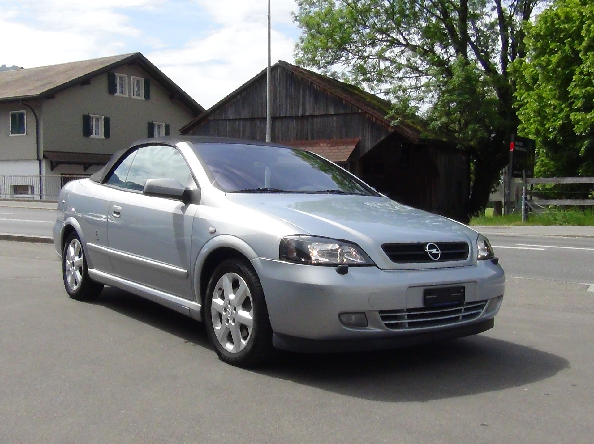 OPEL Astra Cabriolet 2.2i 16V-image-1