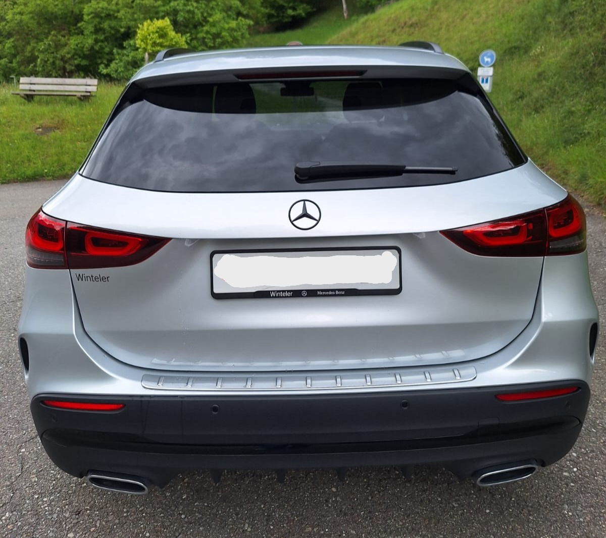 MERCEDES-BENZ GLA 200 AMG Line 4matic-image-2