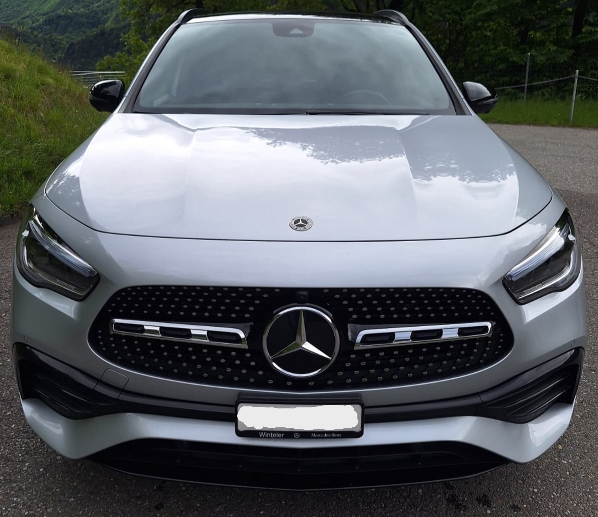 MERCEDES-BENZ GLA 200 AMG Line 4matic-image-1