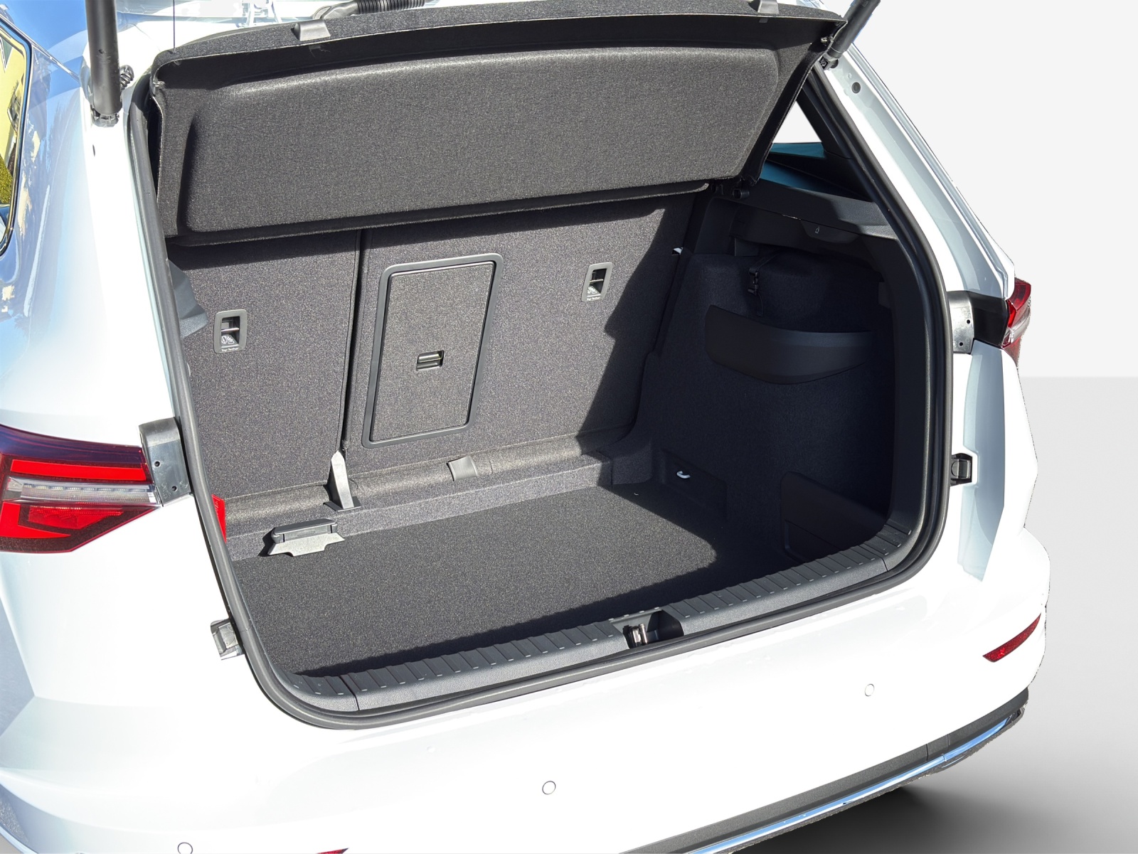 SKODA Karoq 1.5 TSI SportLine DSG-image-12