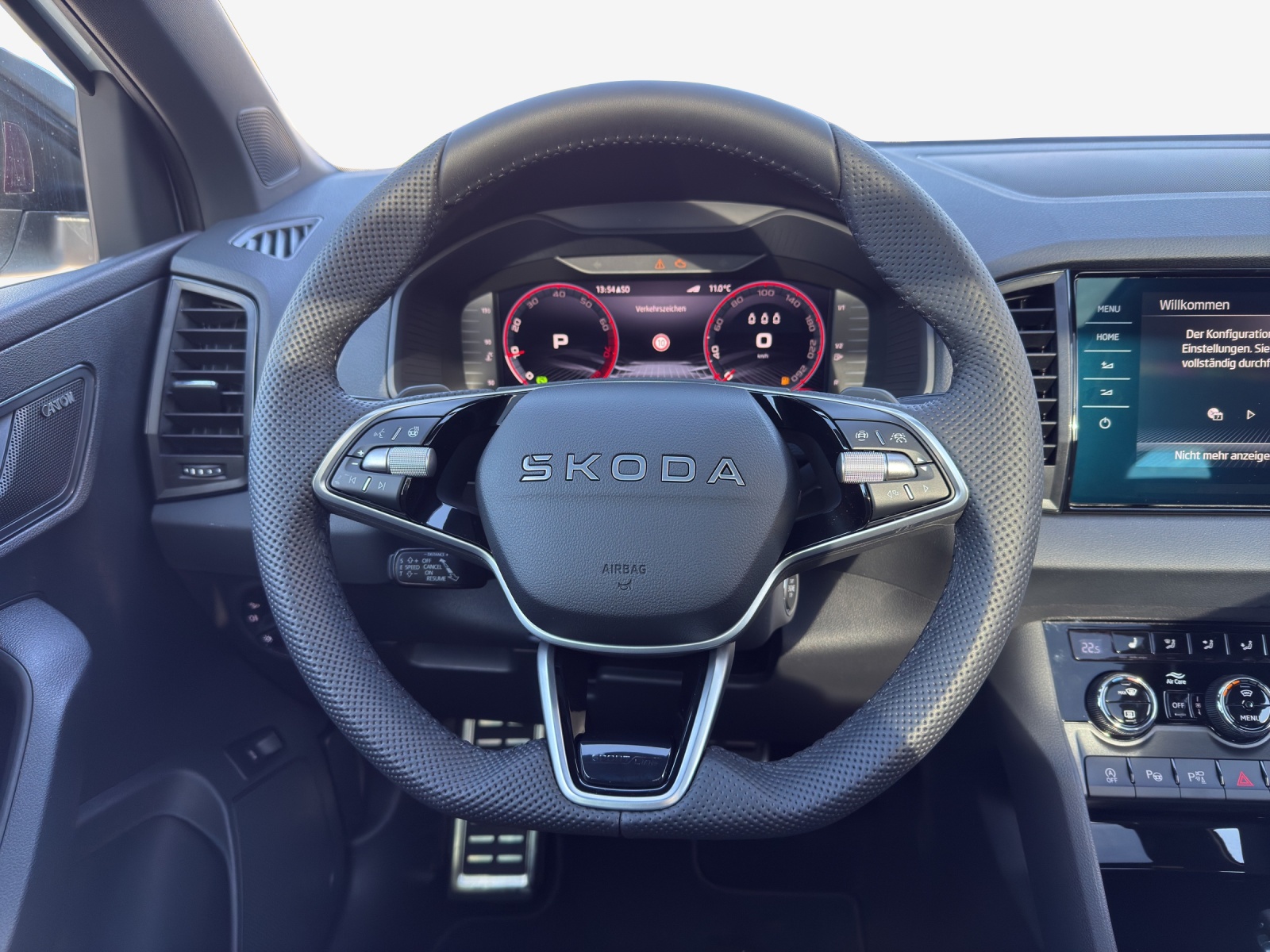 SKODA Karoq 1.5 TSI SportLine DSG-image-9